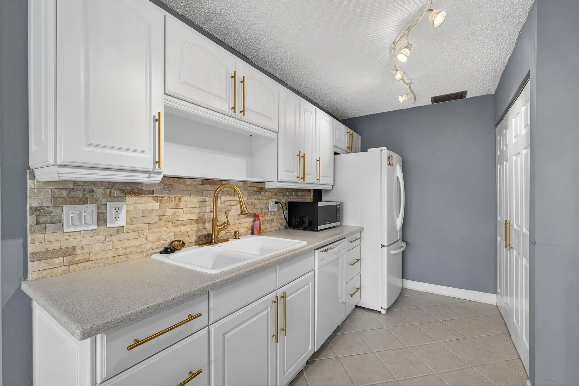 Property Slideshow image 5 of 45 | 3426 theo way, West Palm Beach, FL, 33417