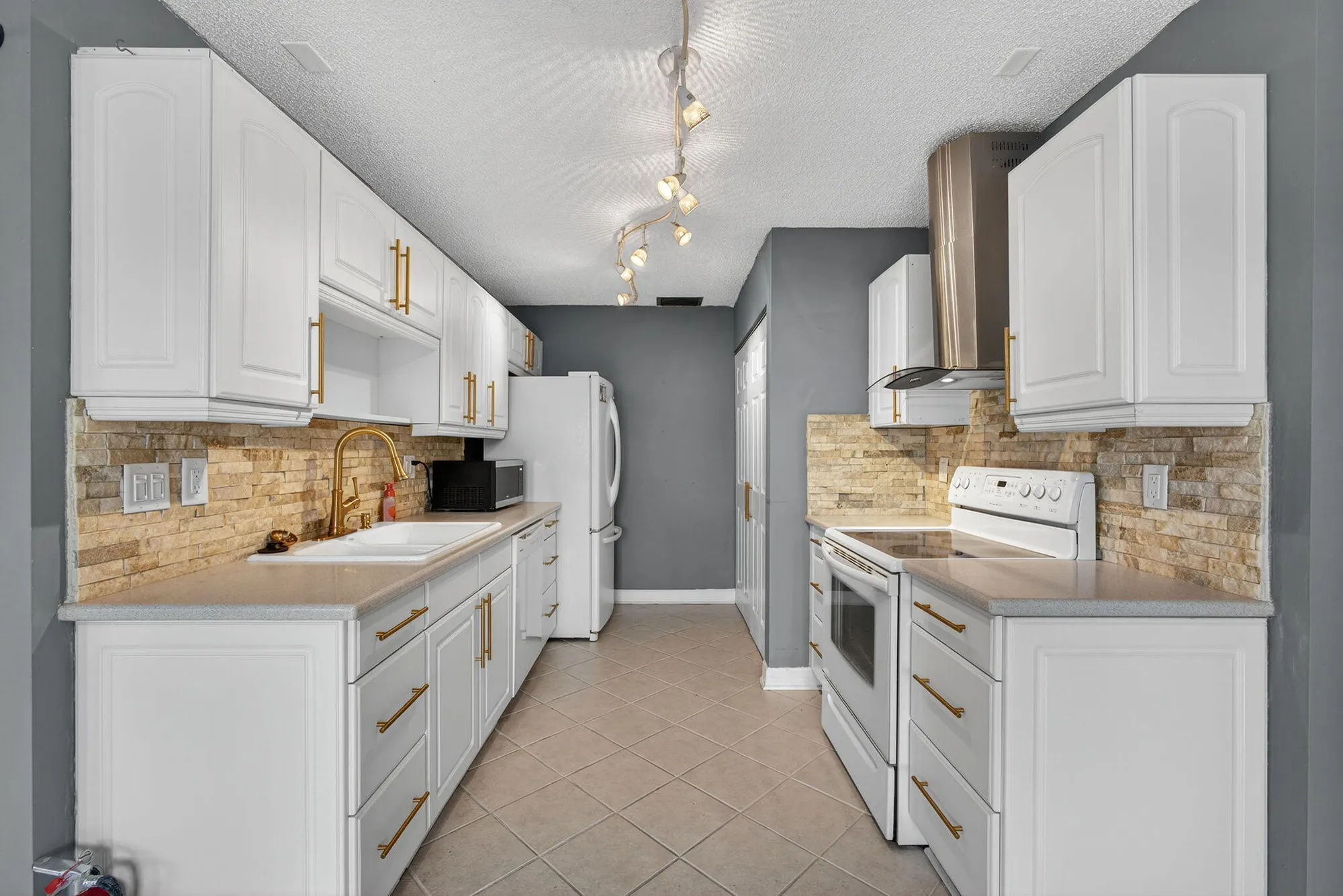 Property Slideshow image 6 of 45 | 3426 theo way, West Palm Beach, FL, 33417