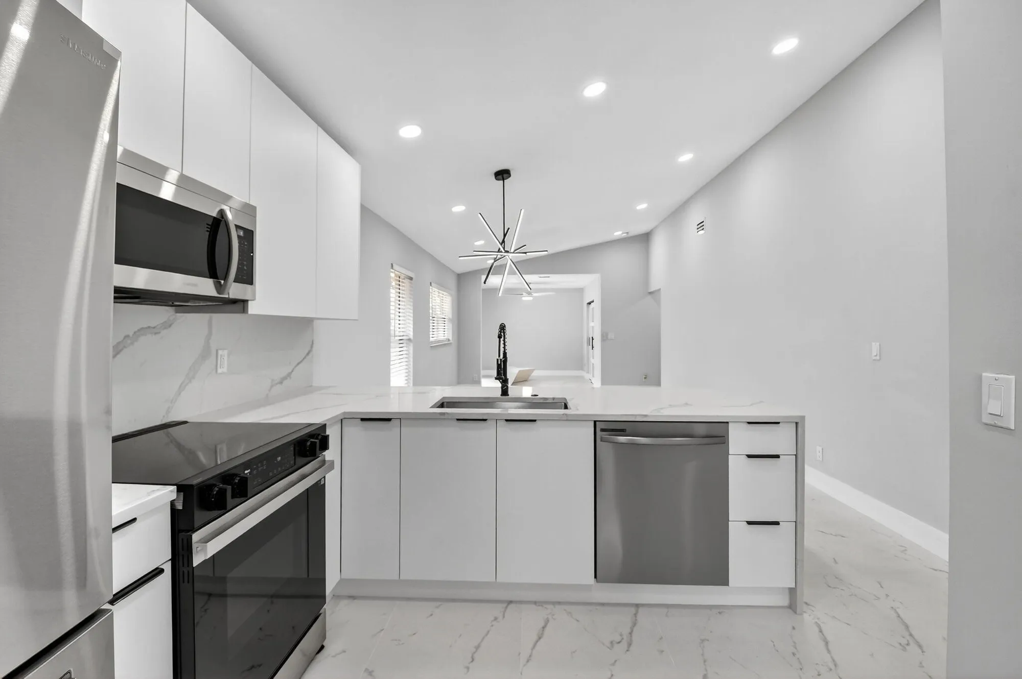 Property Slideshow image 10 of 57 | 8137 windgate dr, Boca Raton, FL, 33496