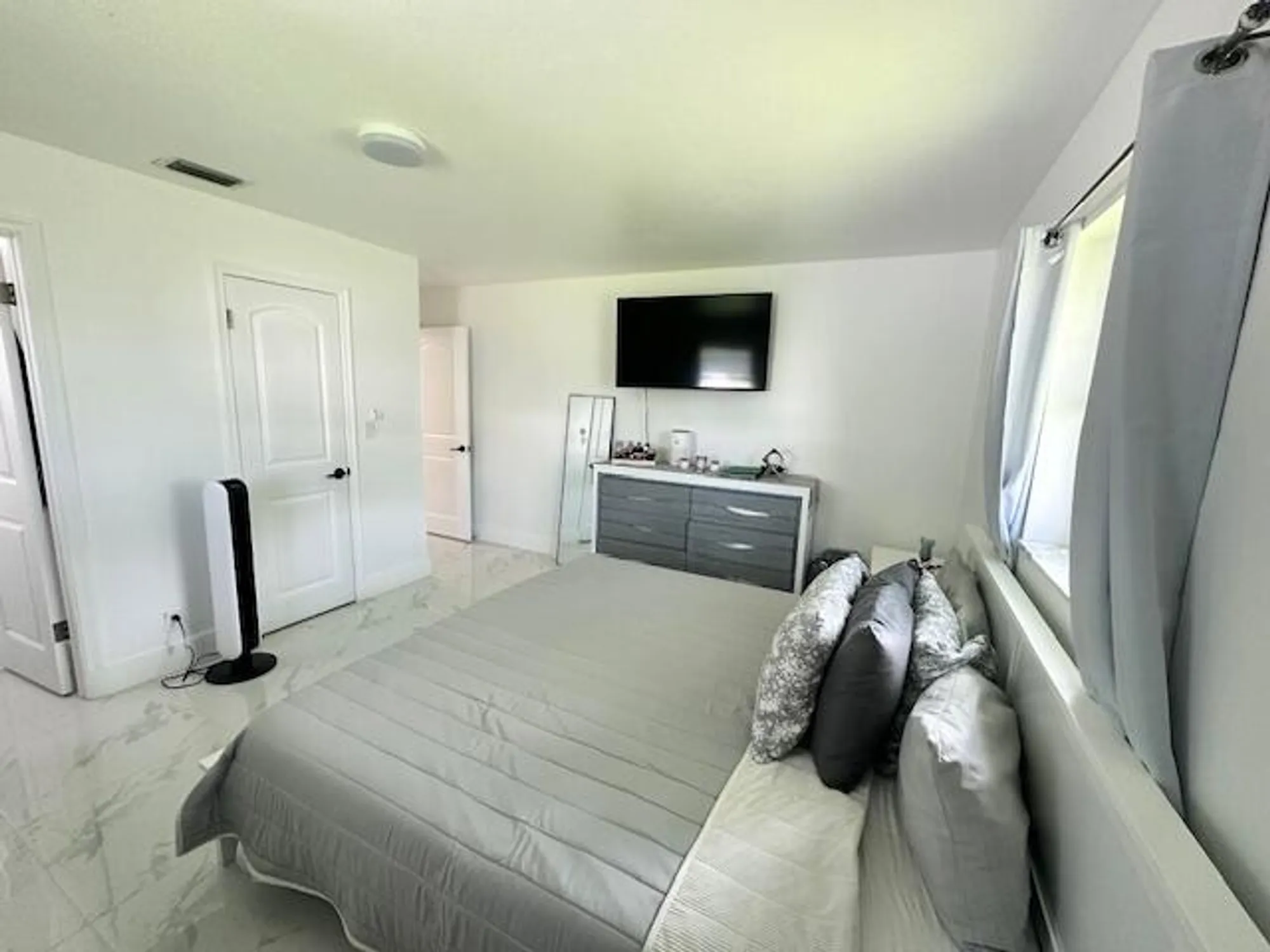 Property Slideshow image 8 of 19 | 1902 sw roma way, Boynton Beach, FL, 33426