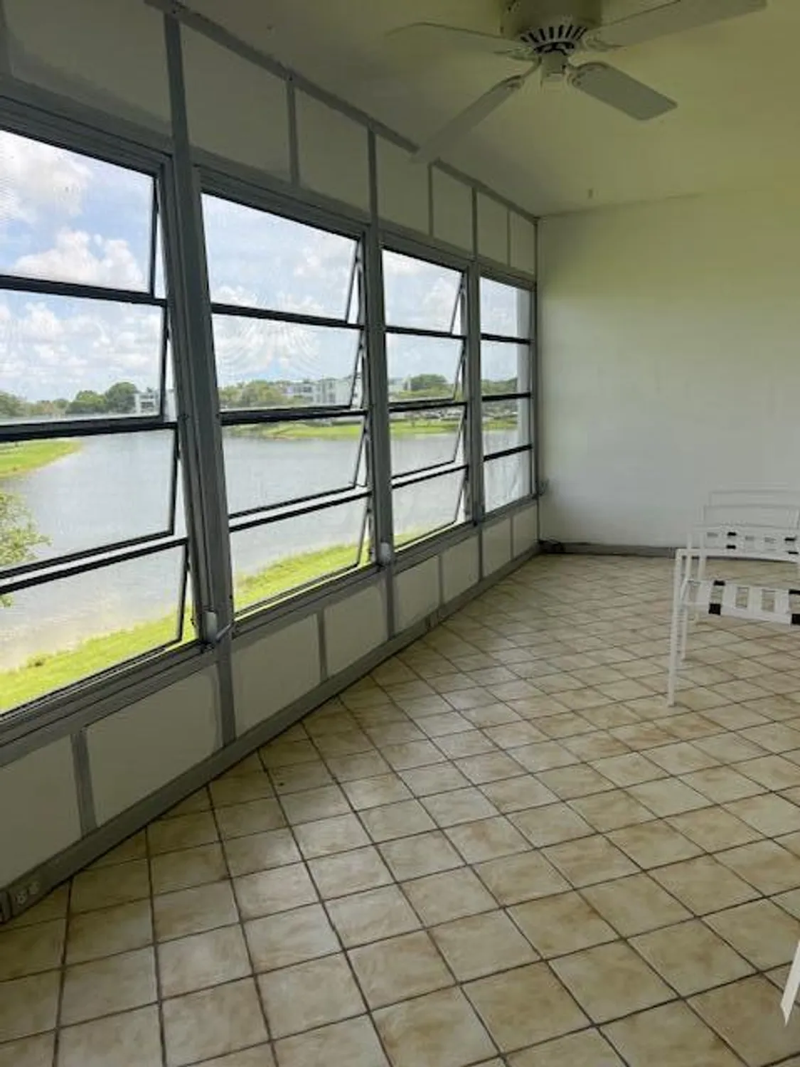 Property Slideshow image 12 of 19 | 3045 cornwall c, Boca Raton, FL, 33434