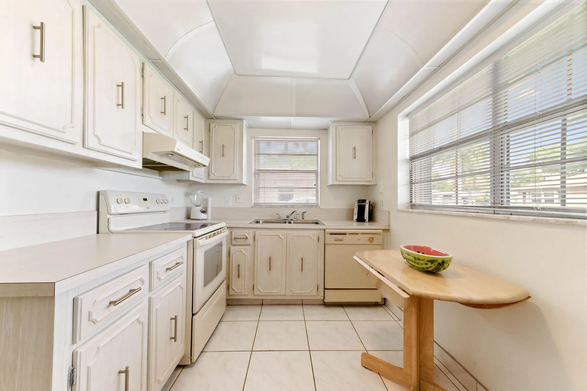 Property Slideshow image 12 of 36 | 155 mockingbird ln, Delray Beach, FL, 33445
