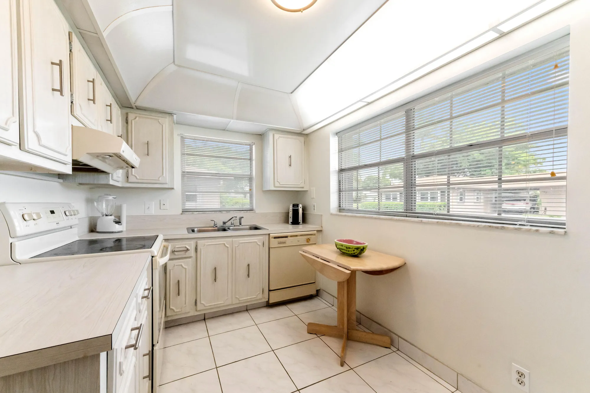 Property Slideshow image 13 of 36 | 155 mockingbird ln, Delray Beach, FL, 33445