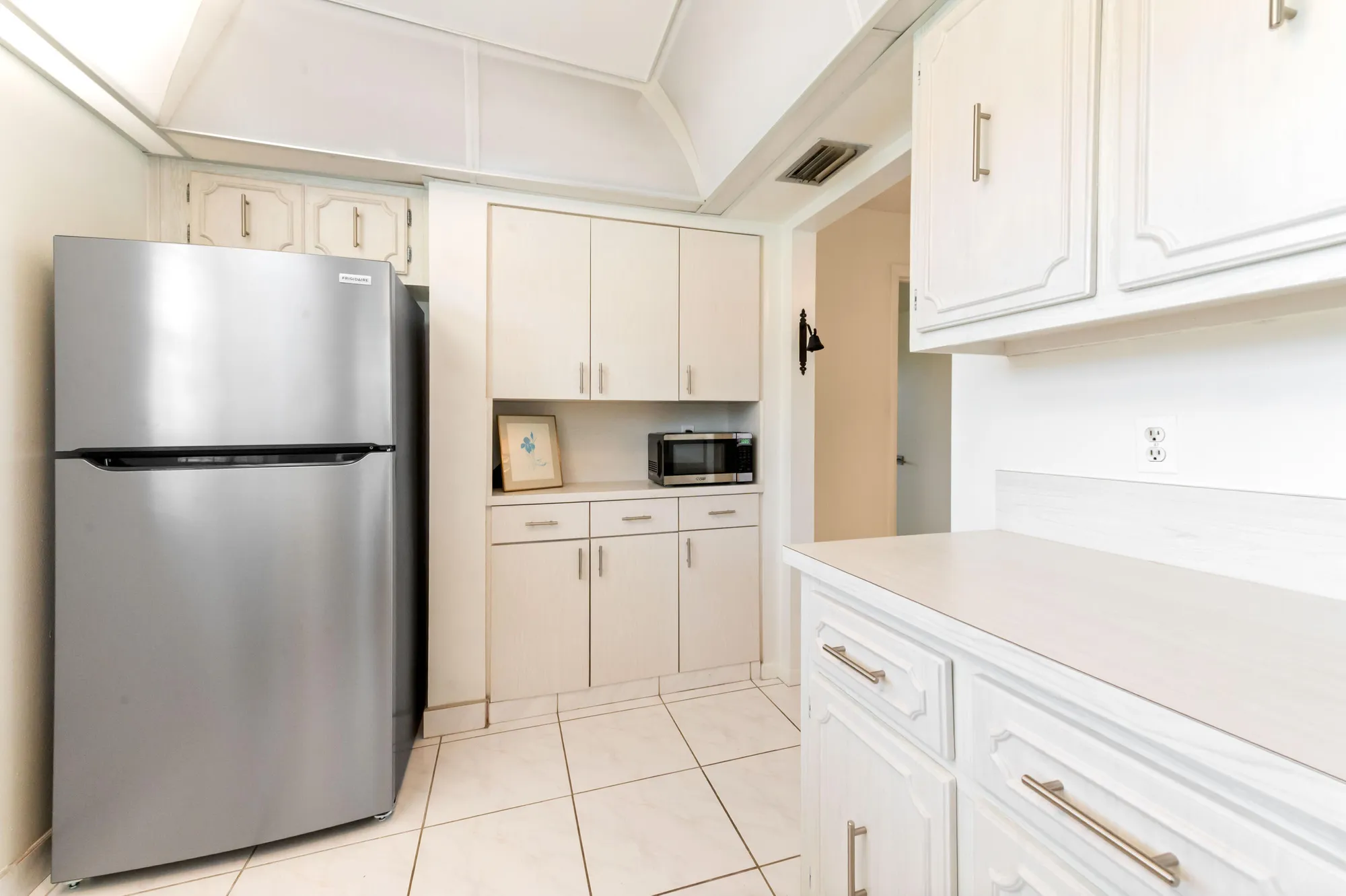 Property Slideshow image 14 of 36 | 155 mockingbird ln, Delray Beach, FL, 33445