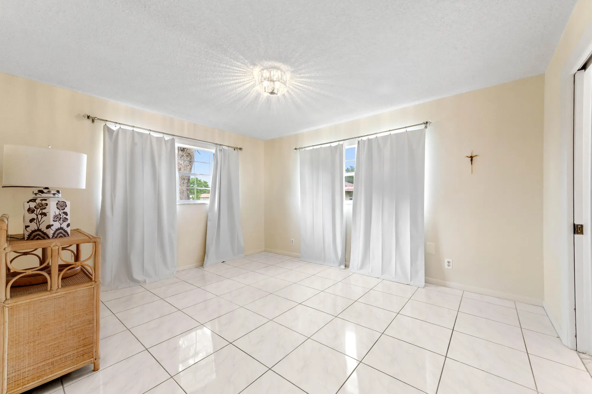 Property Slideshow image 16 of 36 | 155 mockingbird ln, Delray Beach, FL, 33445