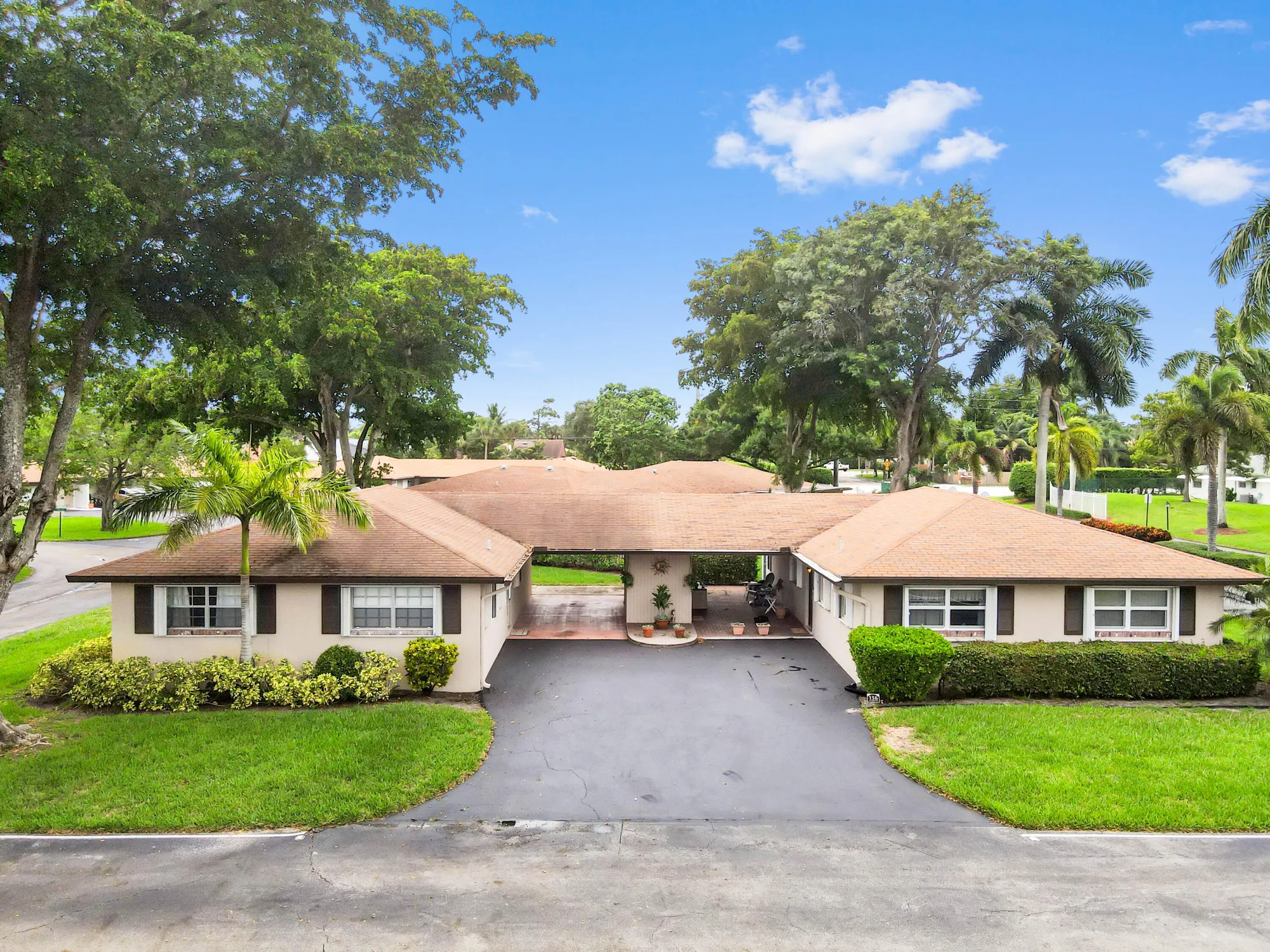 Property Slideshow image 27 of 36 | 155 mockingbird ln, Delray Beach, FL, 33445