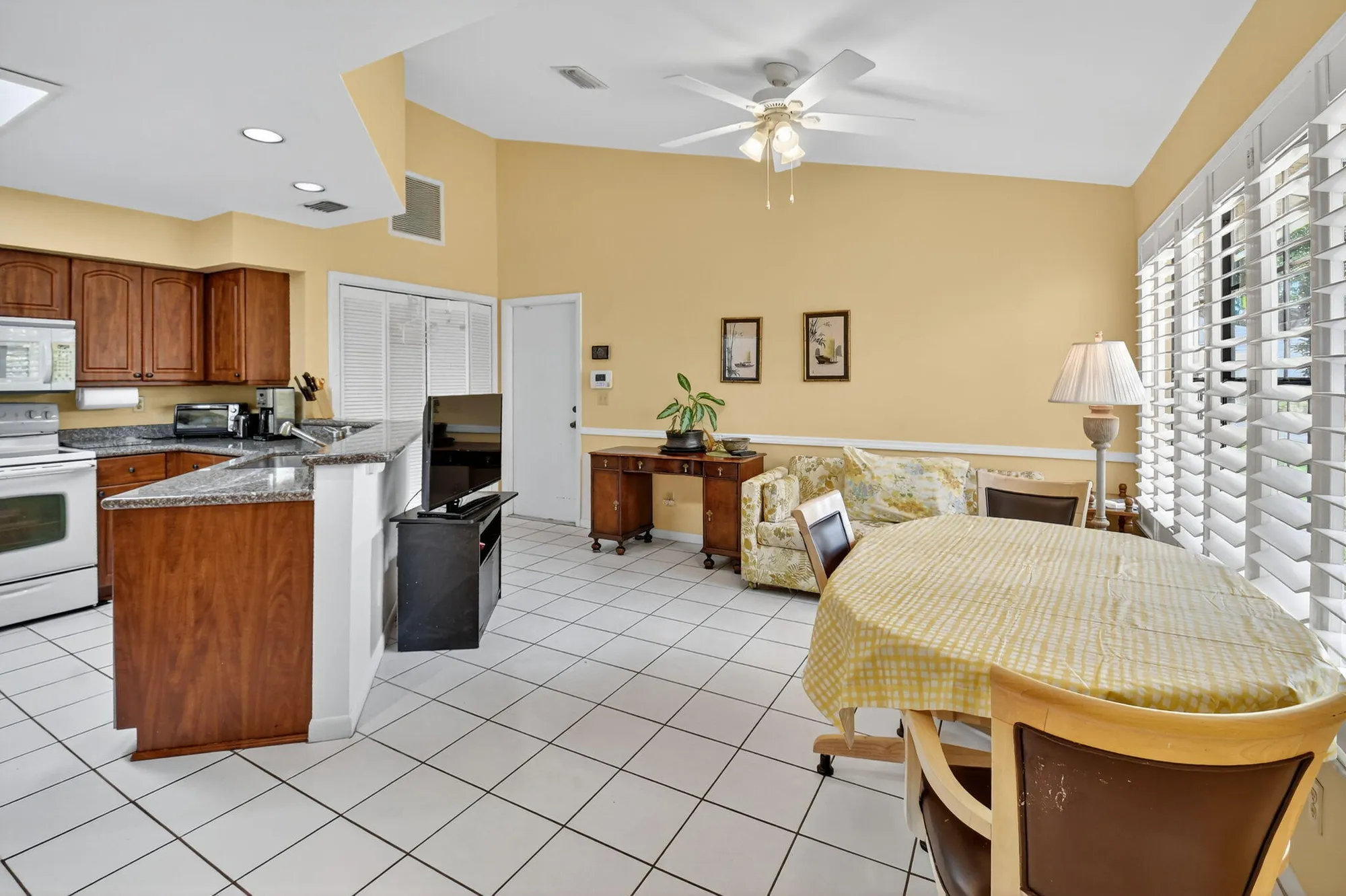 Property Slideshow image 12 of 50 | 10916 stafford cir, Boynton Beach, FL, 33436