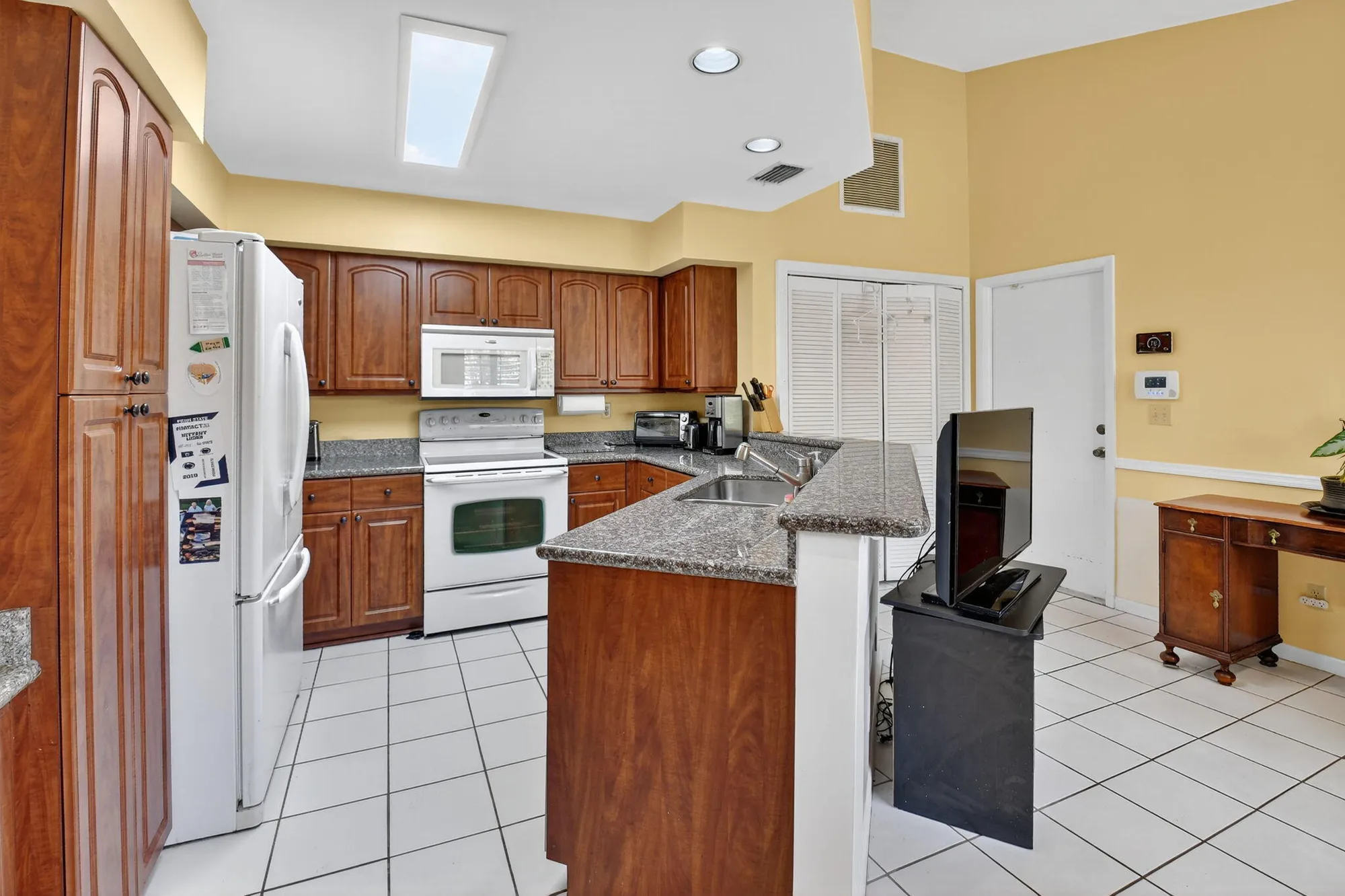 Property Slideshow image 14 of 50 | 10916 stafford cir, Boynton Beach, FL, 33436