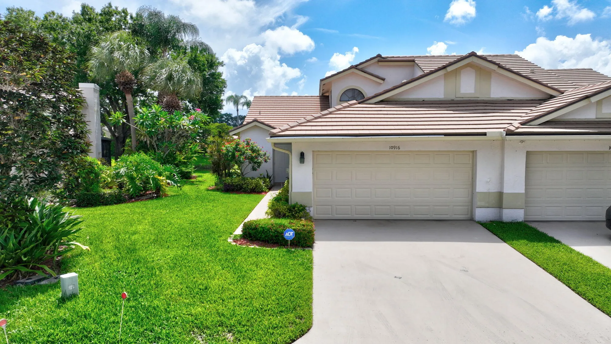 Property Slideshow image 38 of 50 | 10916 stafford cir, Boynton Beach, FL, 33436