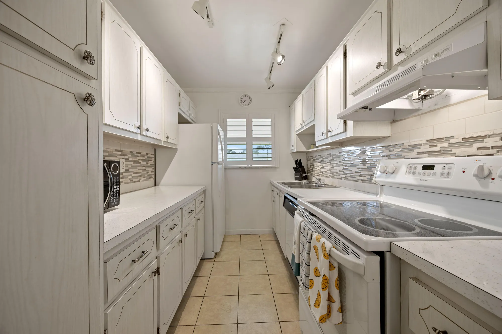 Property Slideshow image 4 of 17 | 355 main blvd b, Boynton Beach, FL, 33435