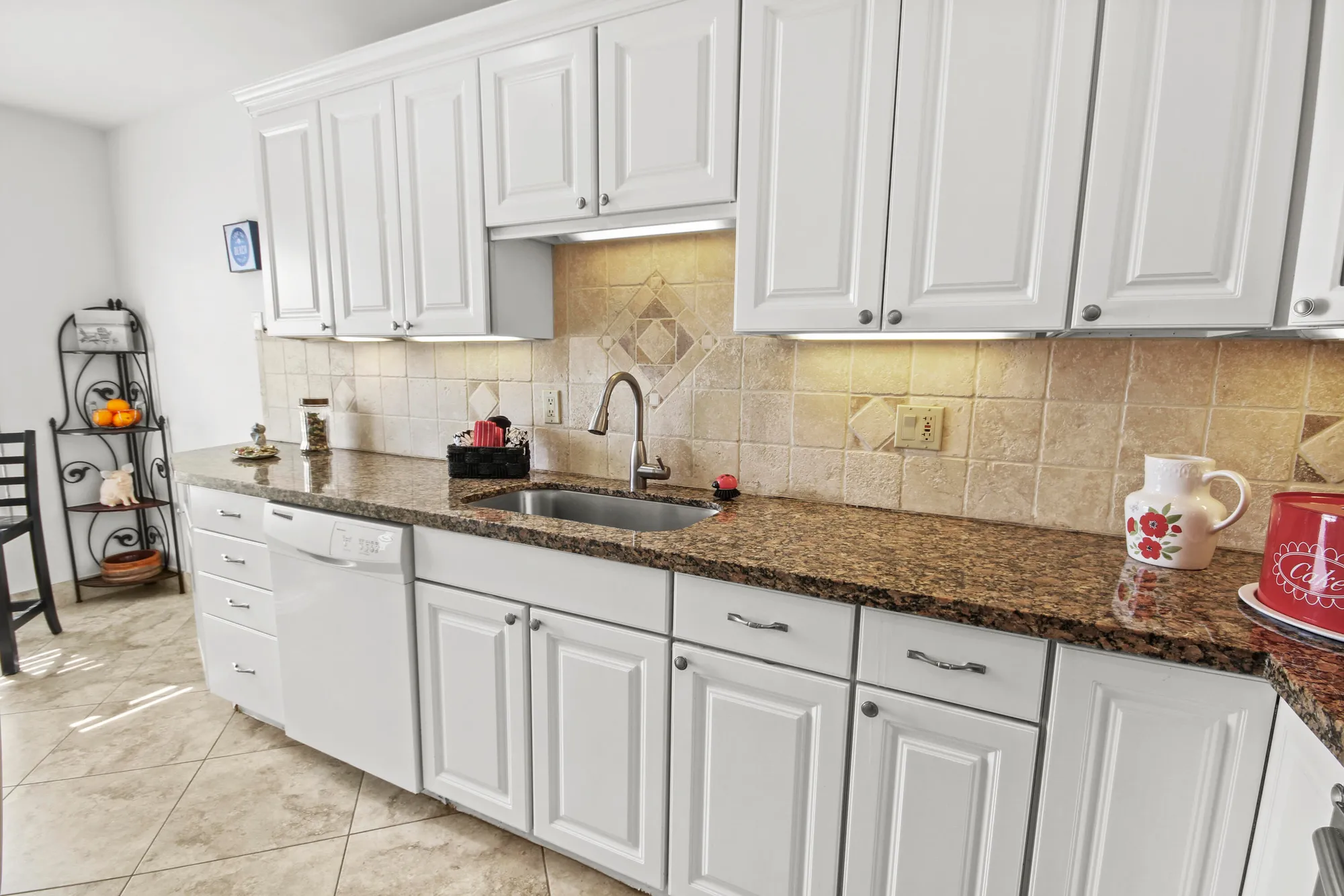 Property Slideshow image 5 of 26 | 1041 orange ter 102, Delray Beach, FL, 33445