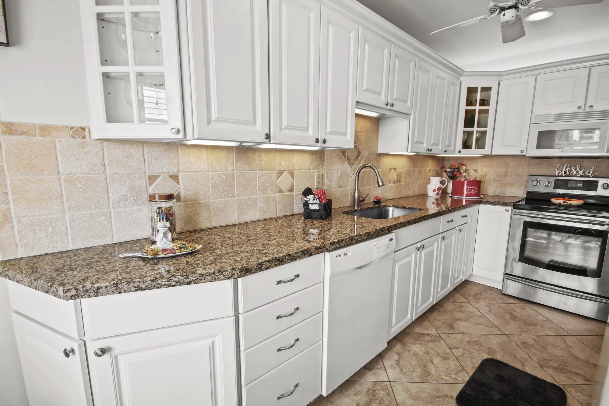 Property Slideshow image 3 of 26 | 1041 orange ter 102, Delray Beach, FL, 33445