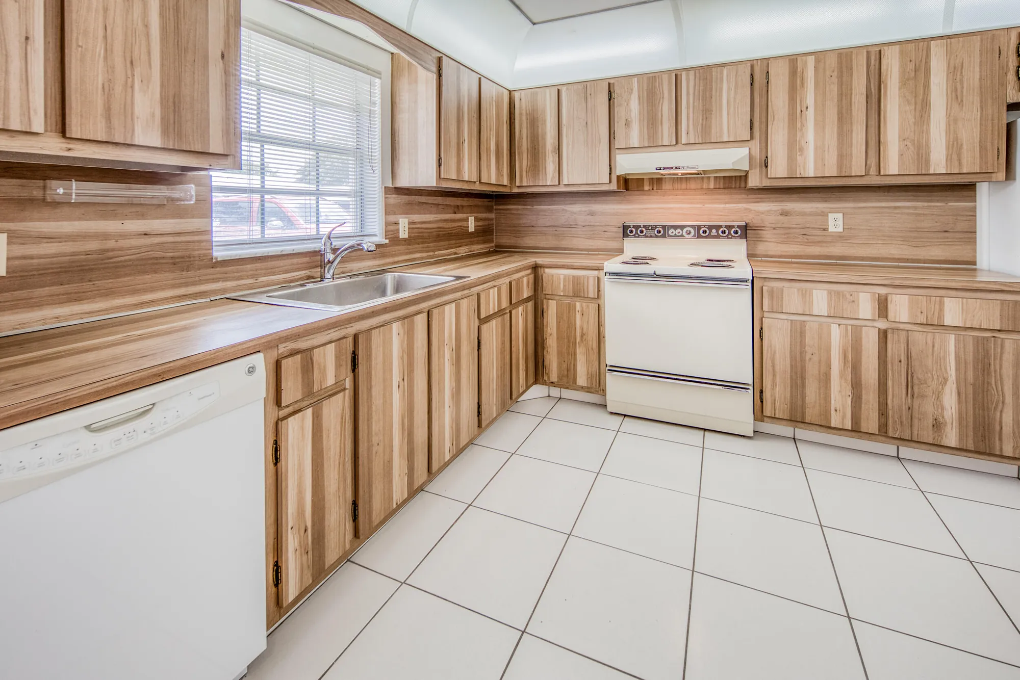 Property Slideshow image 3 of 37 | 445 franconia cir, Lake Worth, FL, 33467