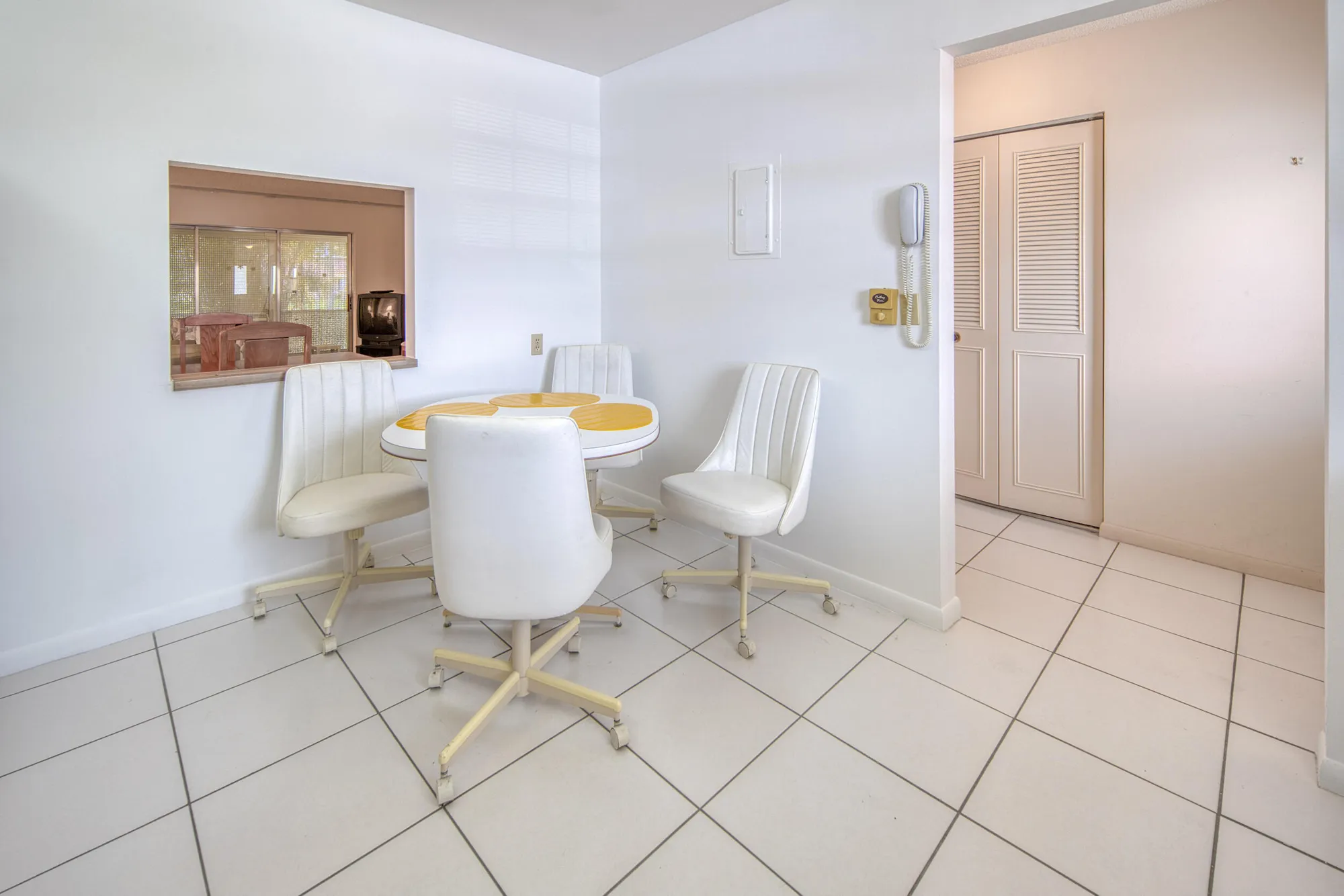 Property Slideshow image 14 of 37 | 445 franconia cir, Lake Worth, FL, 33467