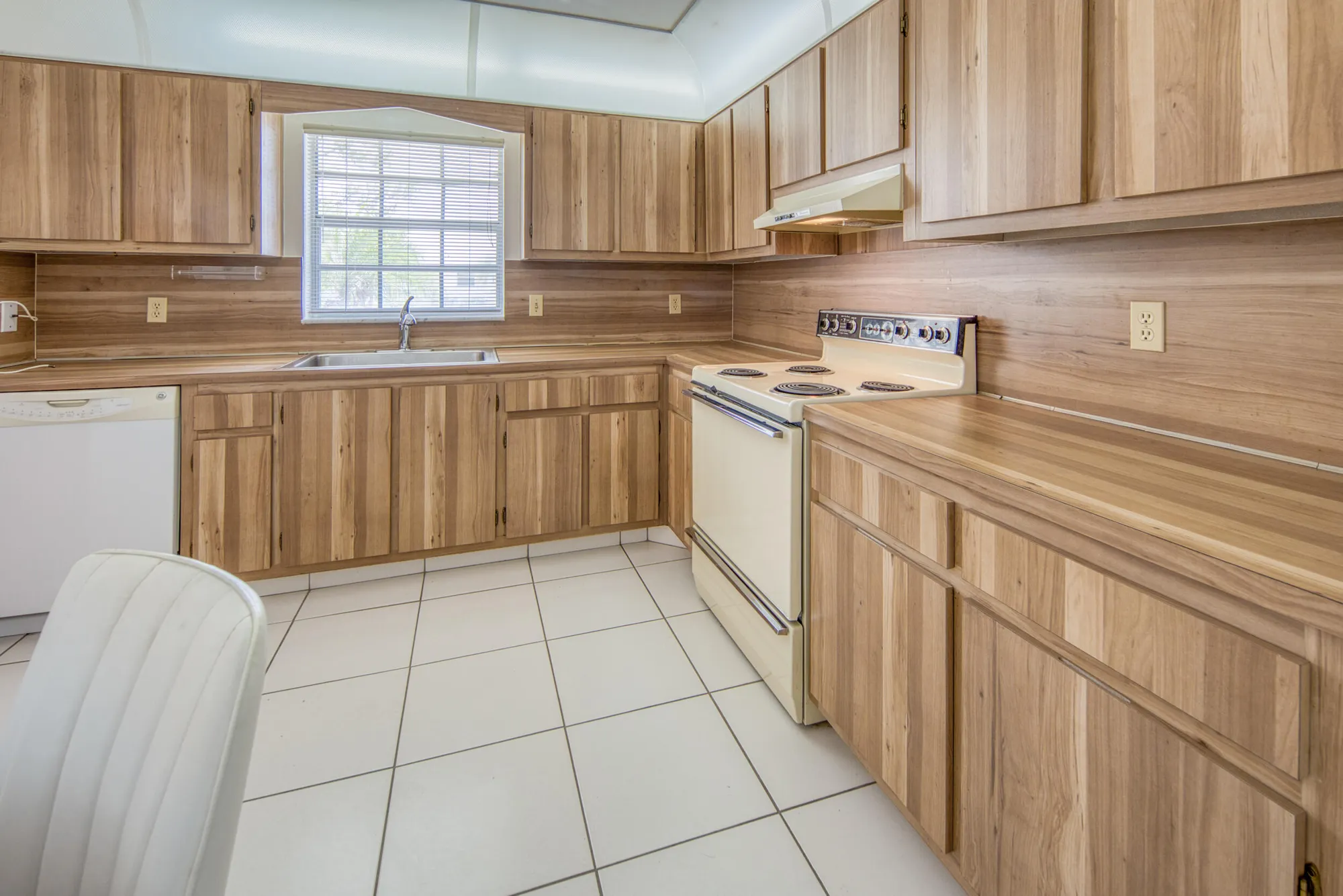 Property Slideshow image 15 of 37 | 445 franconia cir, Lake Worth, FL, 33467