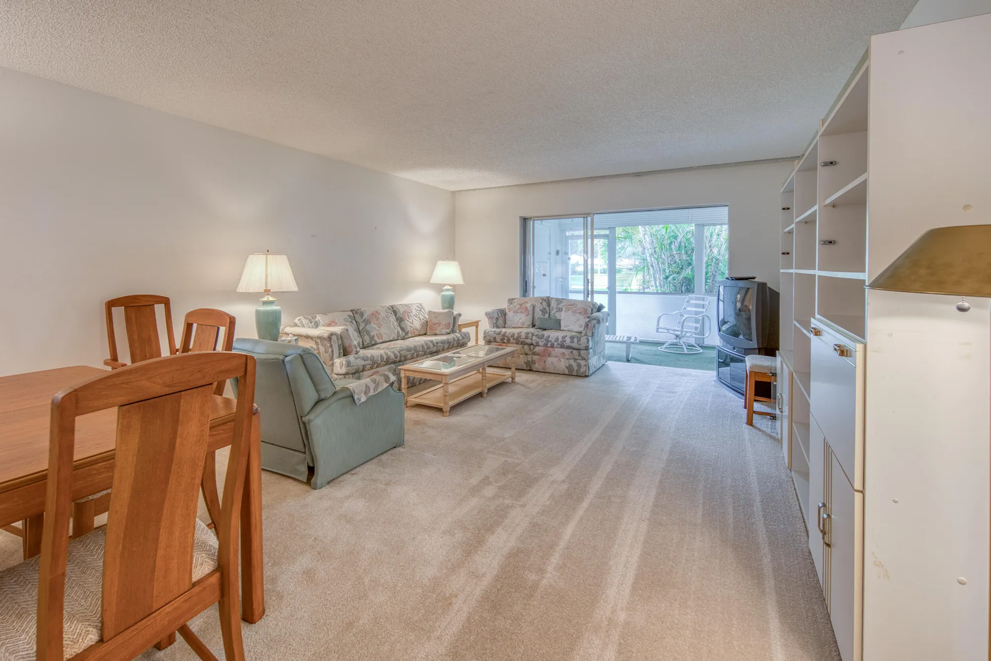 Property Slideshow image 19 of 37 | 445 franconia cir, Lake Worth, FL, 33467