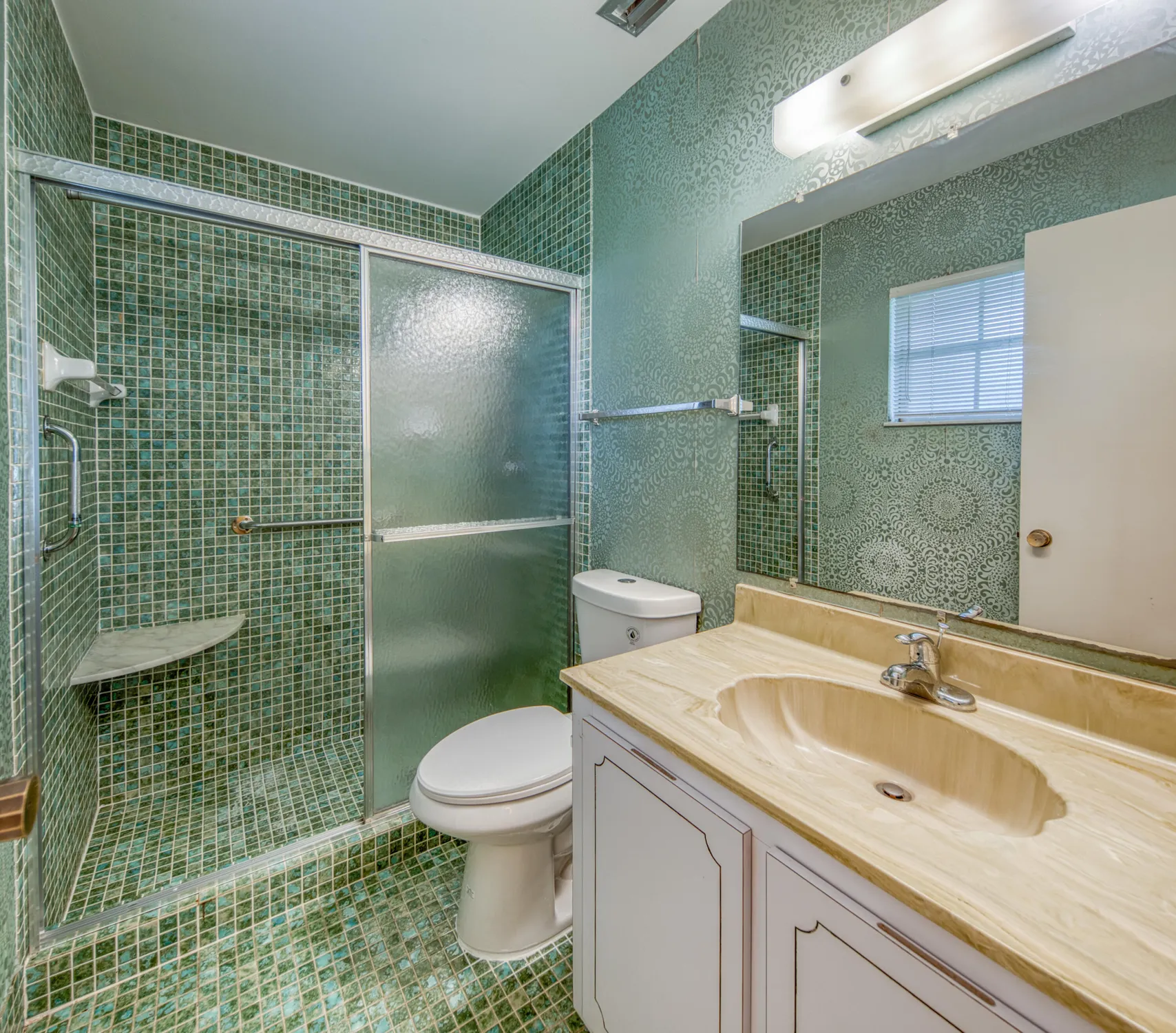 Property Slideshow image 9 of 37 | 445 franconia cir, Lake Worth, FL, 33467