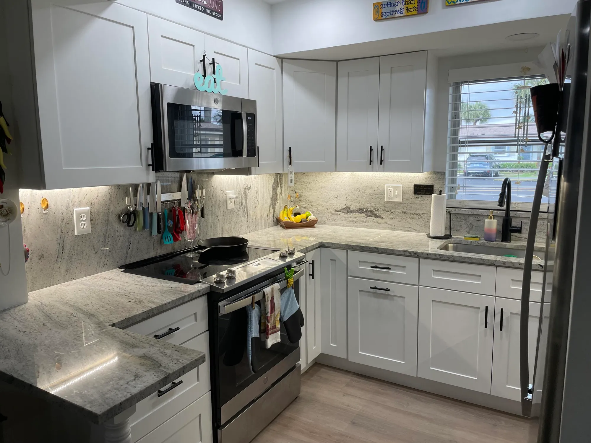 Property Slideshow image 3 of 21 | 2864 crosley dr a, West Palm Beach, FL, 33415