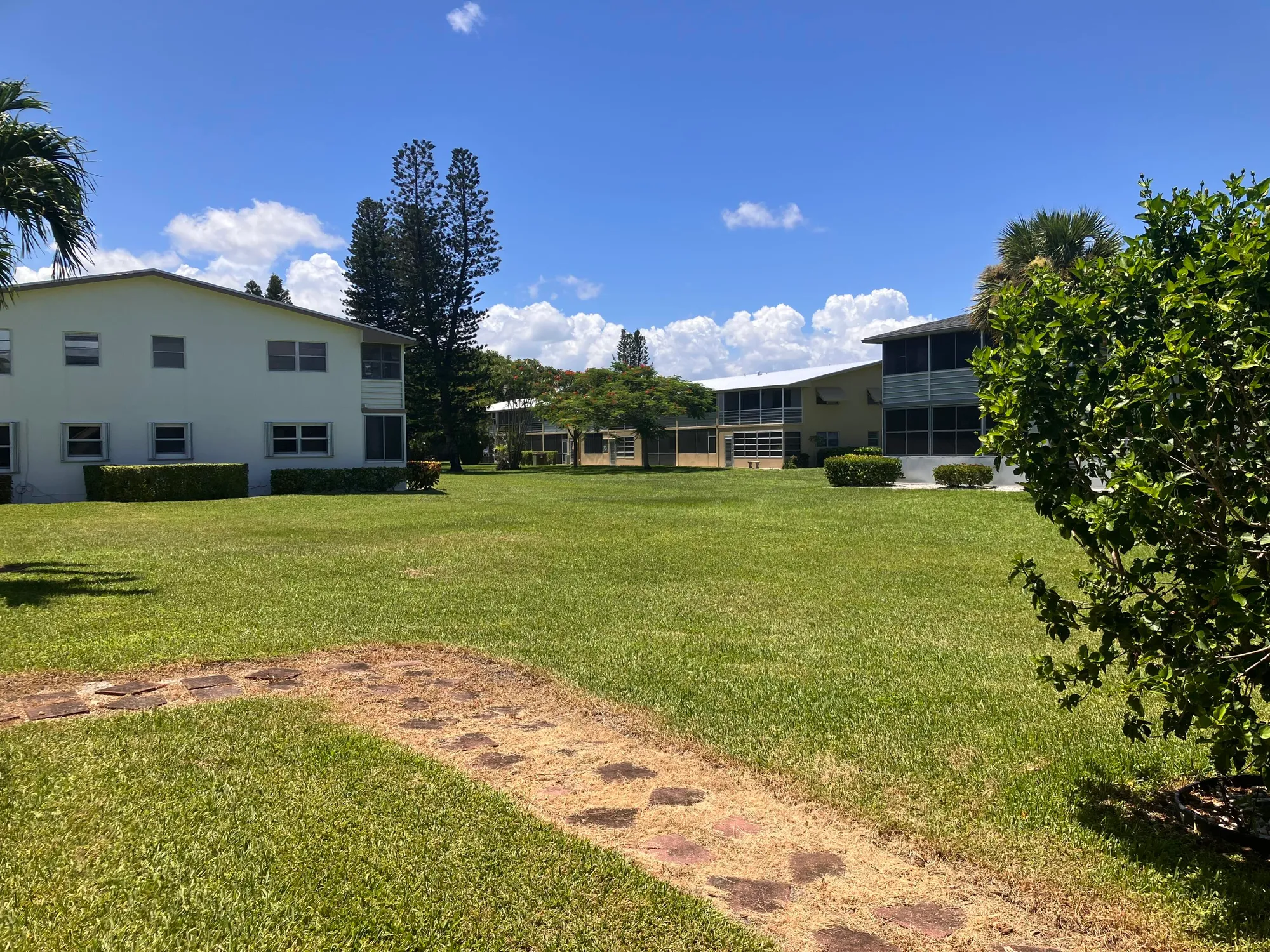 Property Slideshow image 16 of 21 | 3 dorchester a, West Palm Beach, FL, 33417