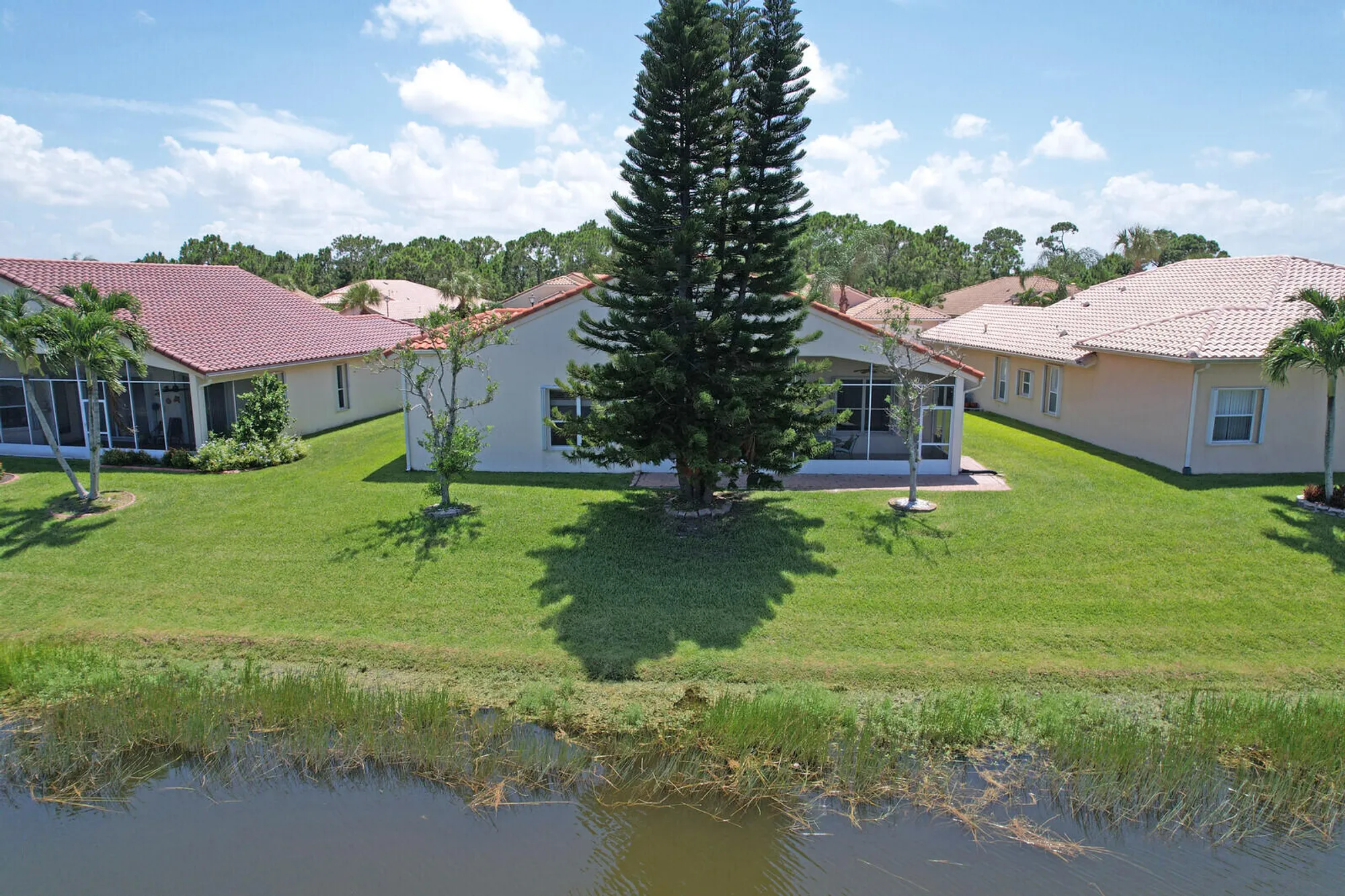 Property Slideshow image 4 of 64 | 486 nw blue lake dr, Port Saint Lucie, FL, 34986