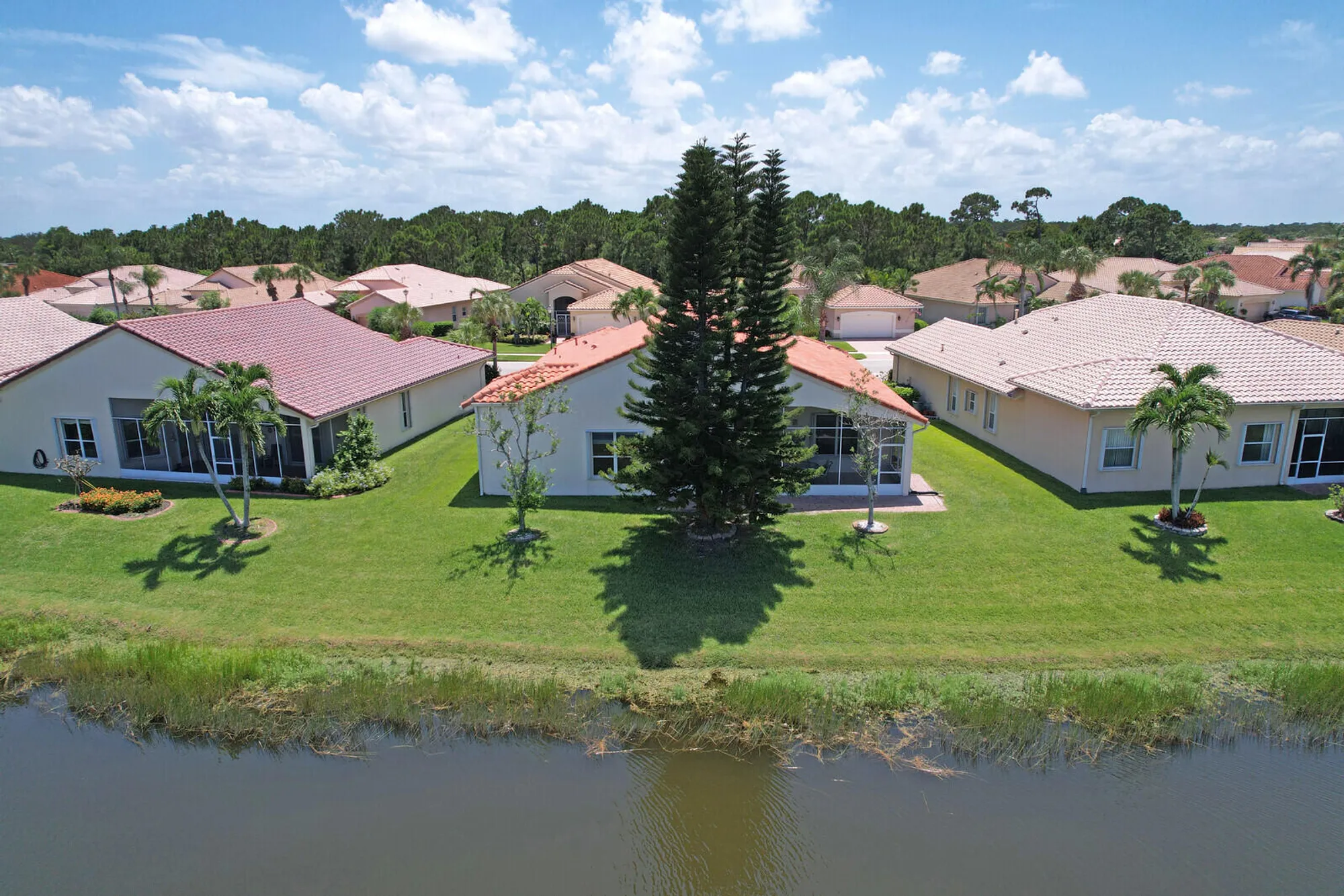 Property Slideshow image 5 of 64 | 486 nw blue lake dr, Port Saint Lucie, FL, 34986