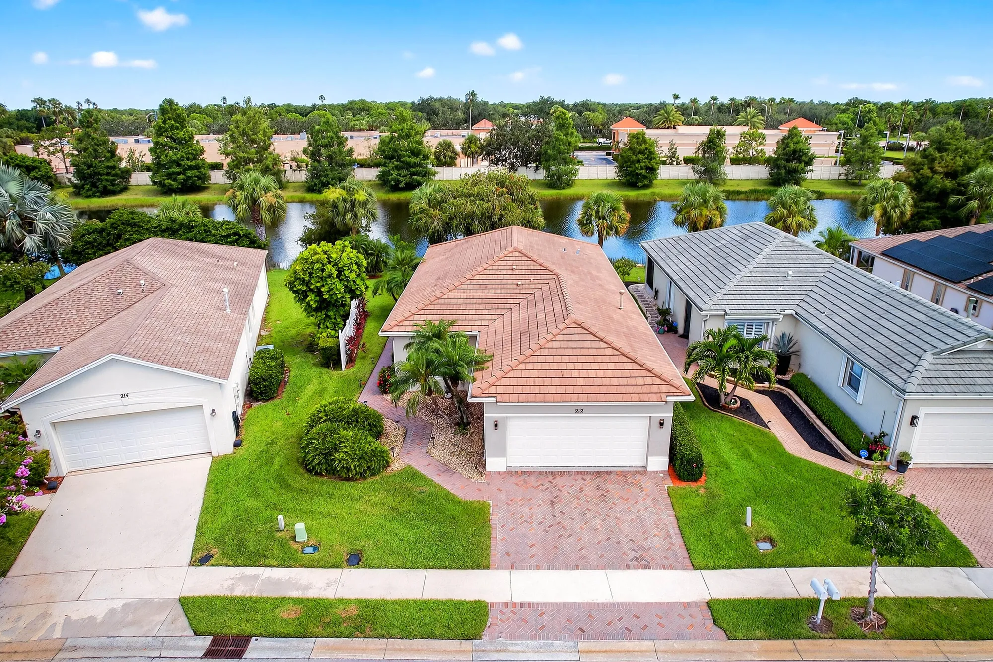 Property Slideshow image 9 of 33 | 212 sw coconut key way, Port Saint Lucie, FL, 34986