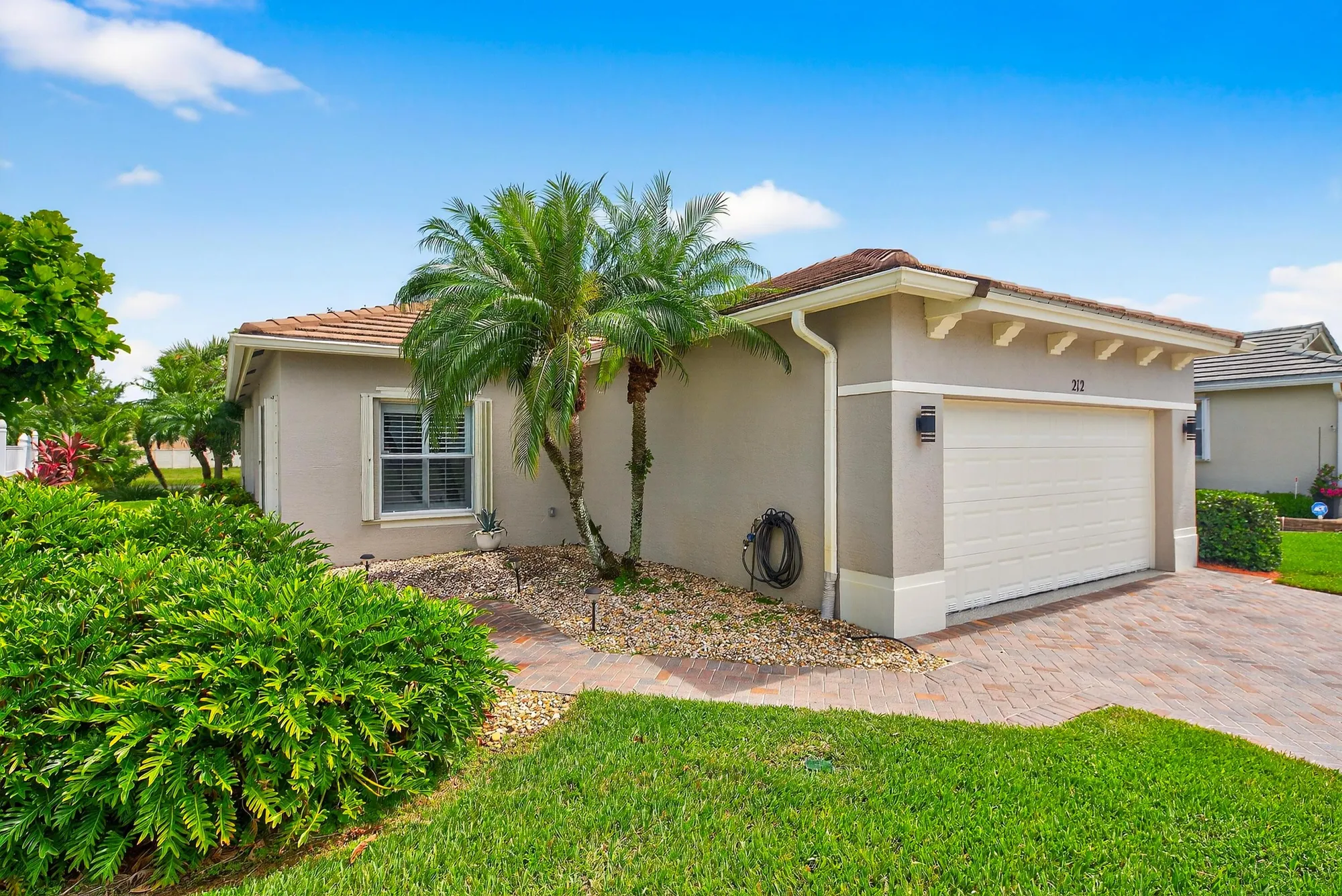 Property Slideshow image 12 of 33 | 212 sw coconut key way, Port Saint Lucie, FL, 34986