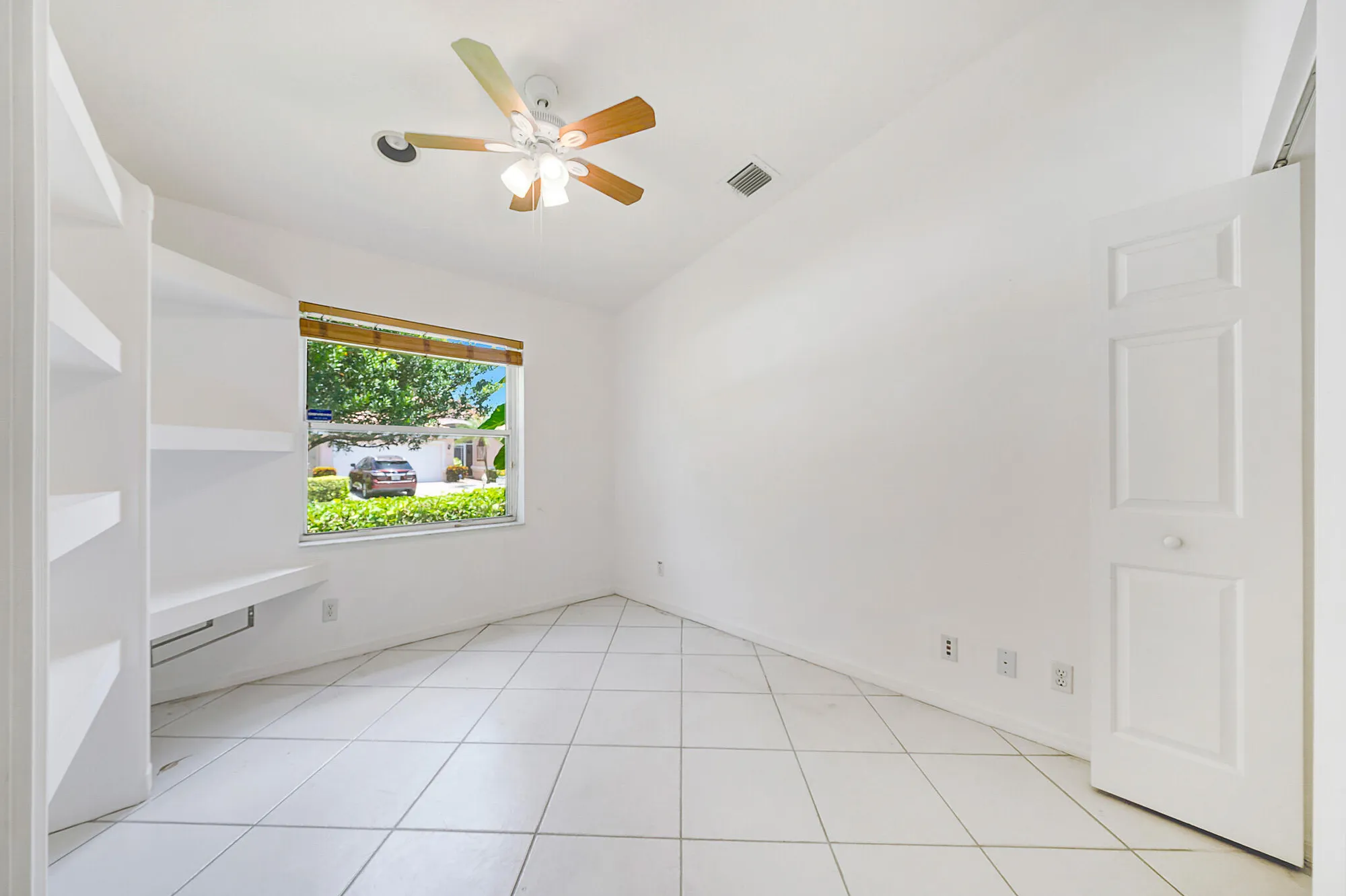 Property Slideshow image 14 of 41 | 12055 tevere dr, Boynton Beach, FL, 33437