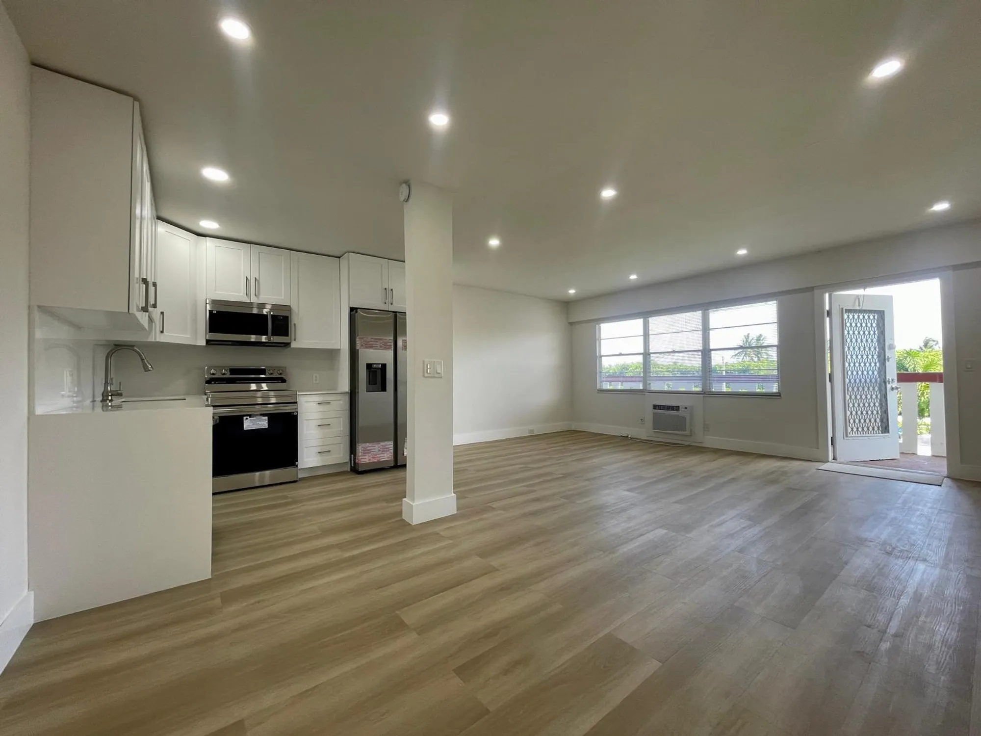 Property Slideshow image 23 of 51 | 328 brighton h, Boca Raton, FL, 33434