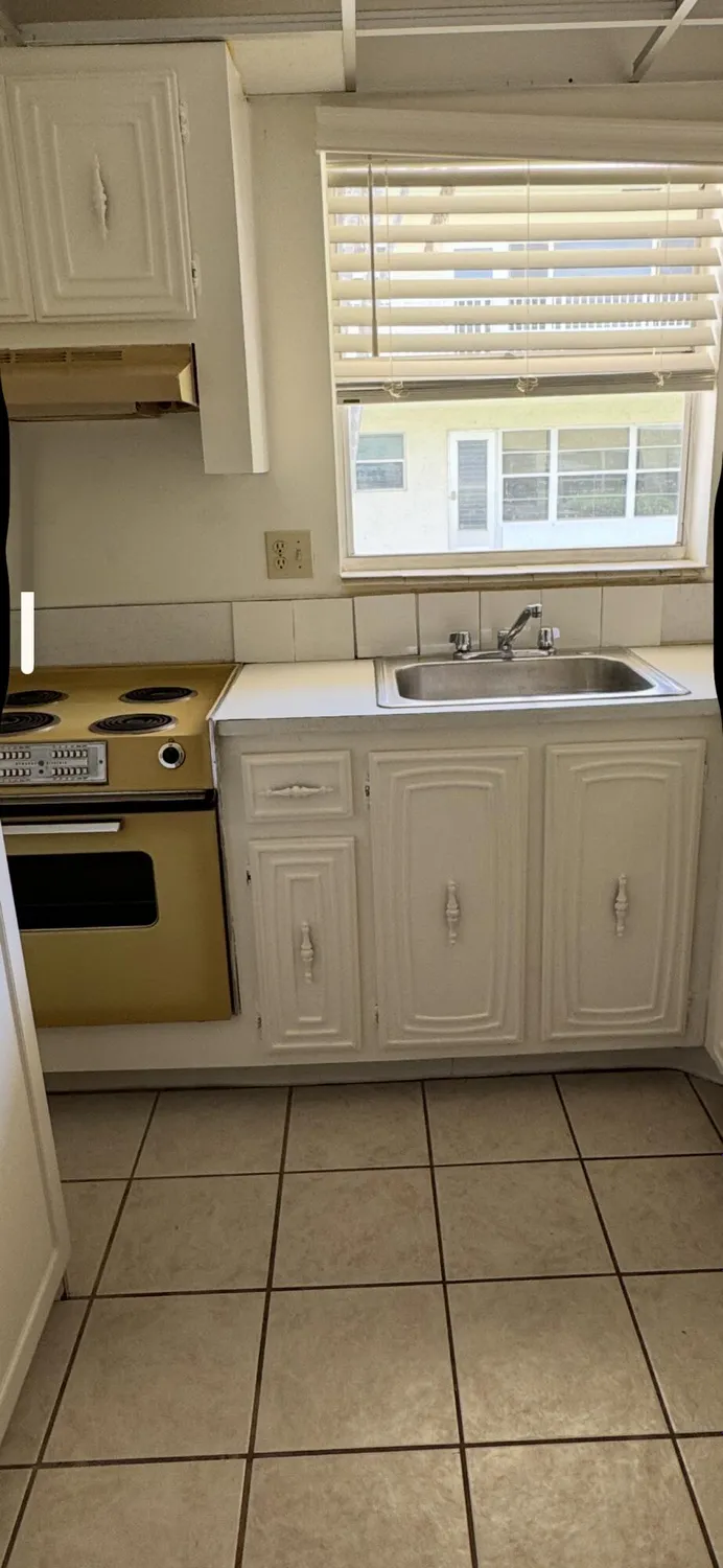 Property Slideshow image 27 of 31 | 638 snug harbor dr e7, Boynton Beach, FL, 33435