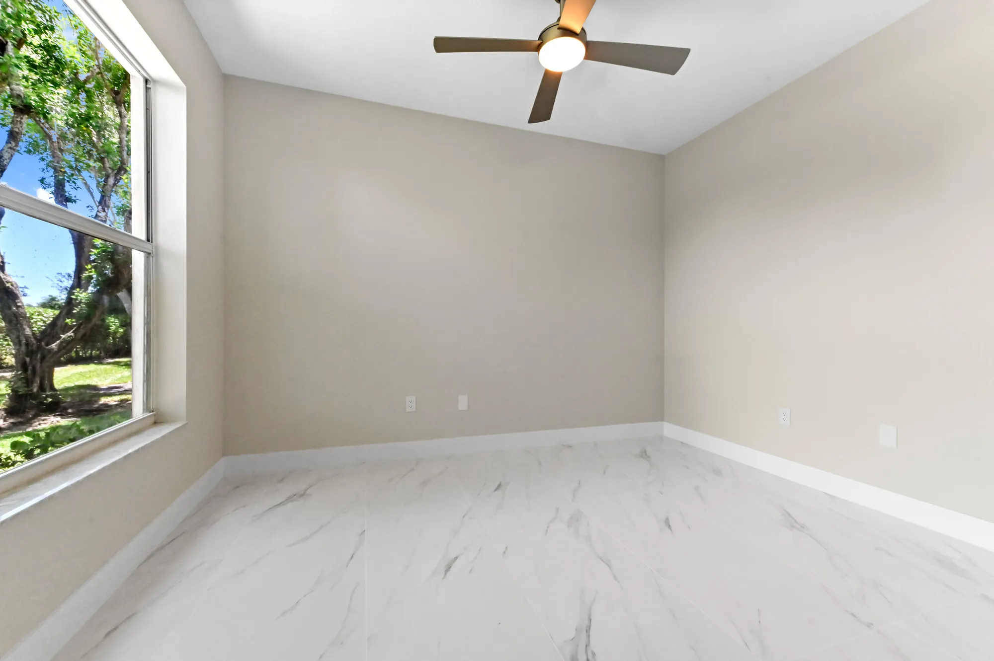 Property Slideshow image 19 of 27 | 12510 crystal pointe dr 102, Boynton Beach, FL, 33437