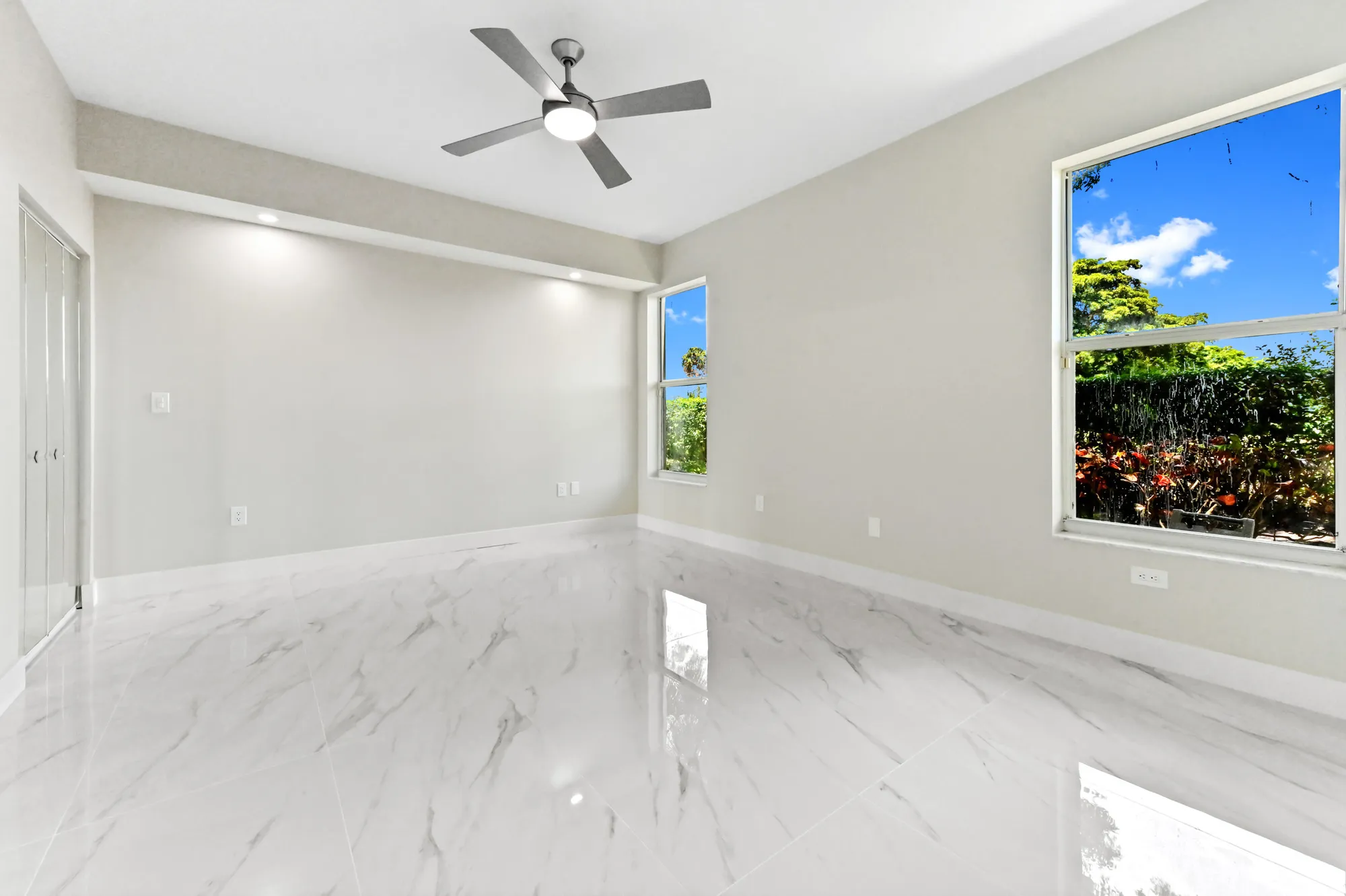 Property Slideshow image 21 of 27 | 12510 crystal pointe dr 102, Boynton Beach, FL, 33437