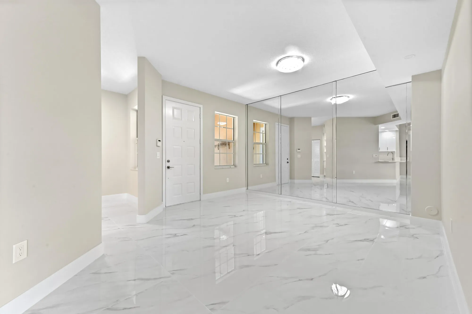 Property Slideshow image 5 of 27 | 12510 crystal pointe dr 102, Boynton Beach, FL, 33437