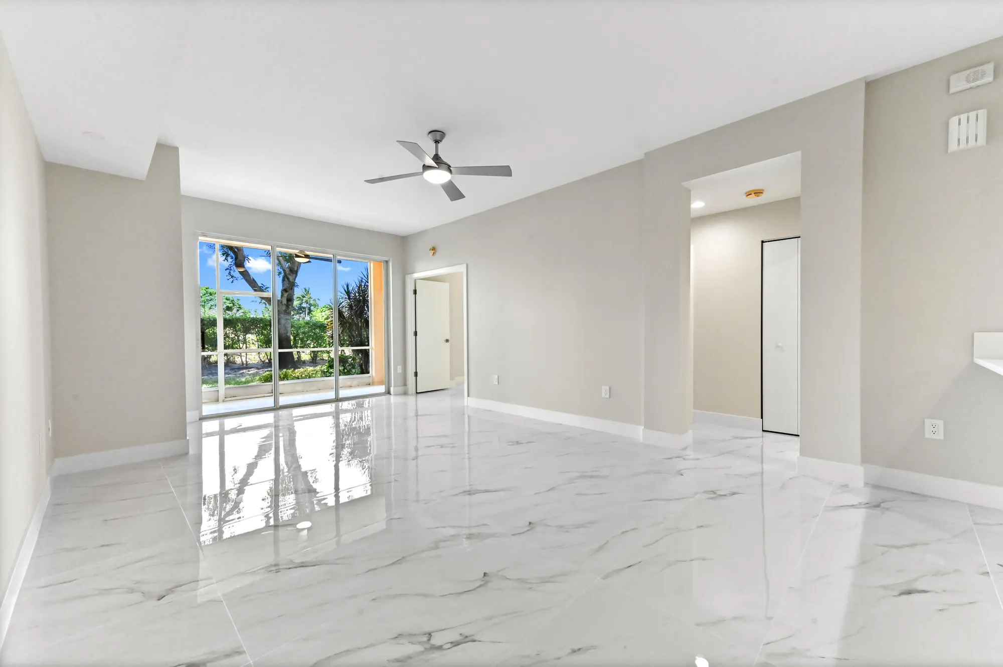 Property Slideshow image 6 of 27 | 12510 crystal pointe dr 102, Boynton Beach, FL, 33437