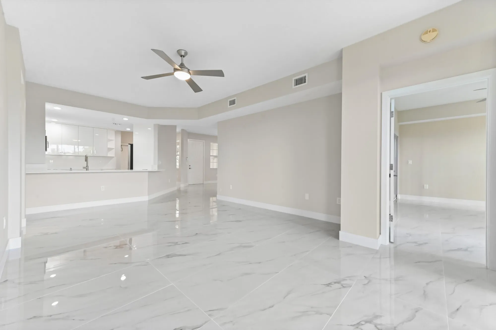 Property Slideshow image 8 of 27 | 12510 crystal pointe dr 102, Boynton Beach, FL, 33437