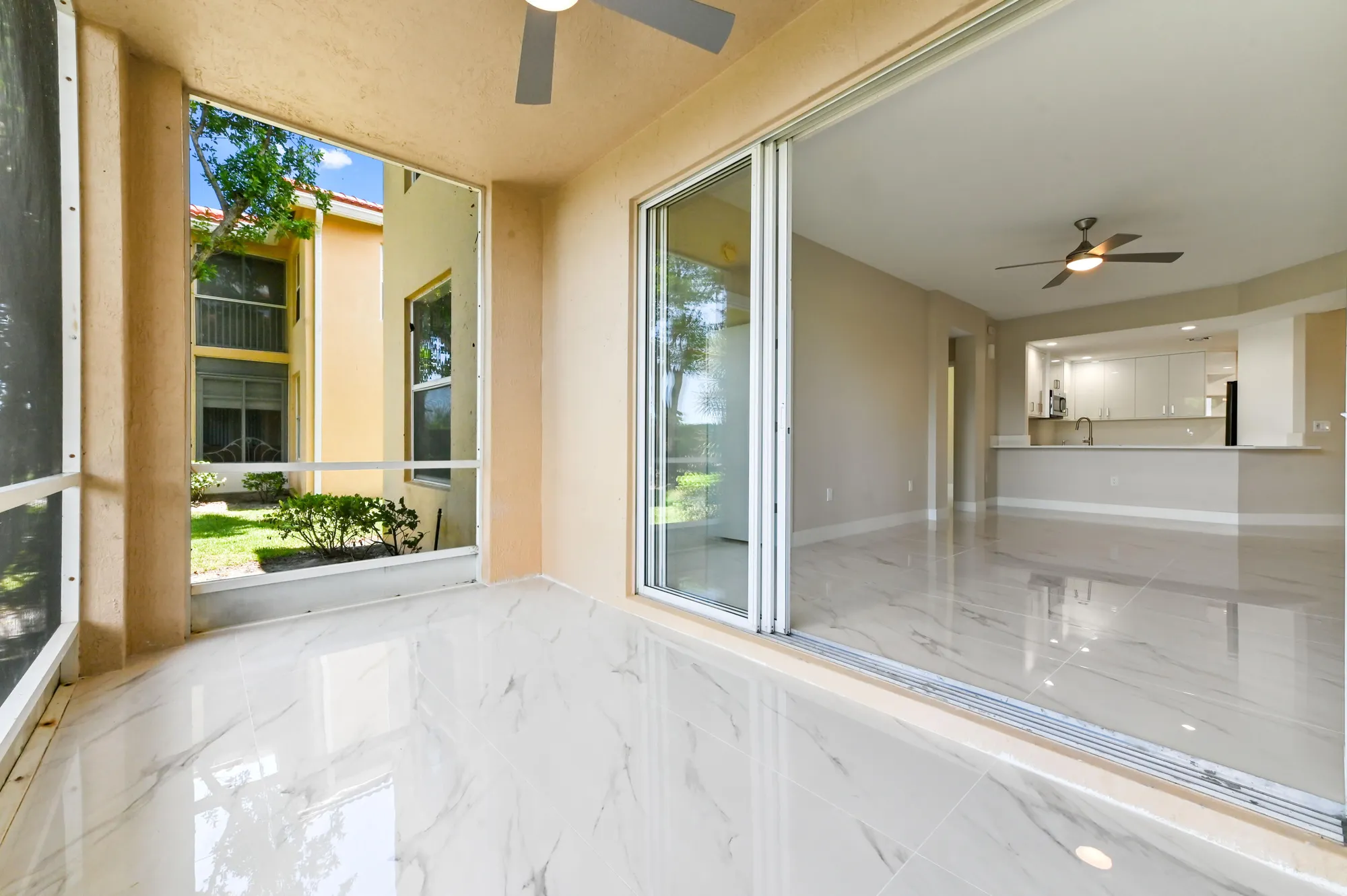 Property Slideshow image 26 of 27 | 12510 crystal pointe dr 102, Boynton Beach, FL, 33437