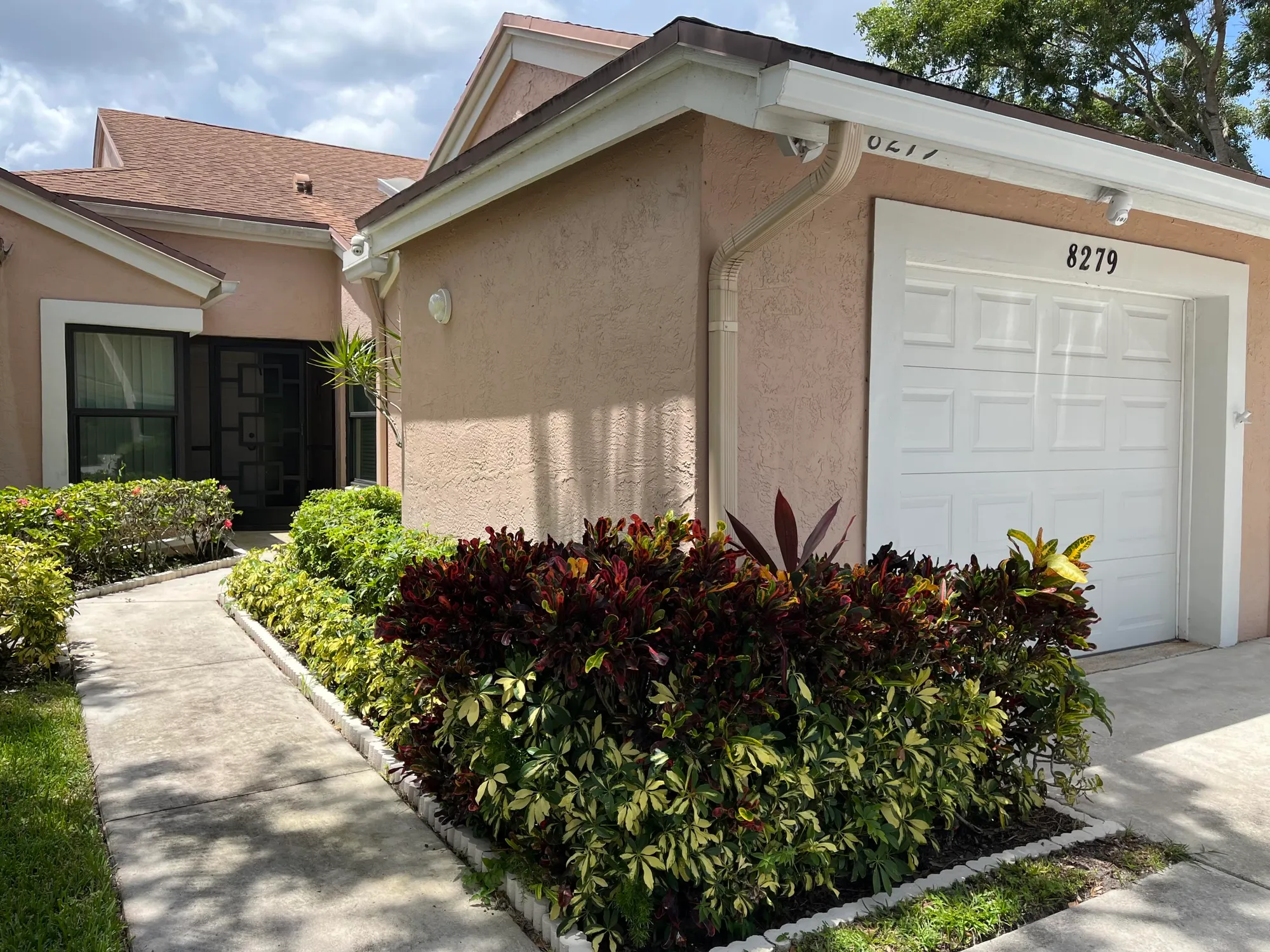 Property Slideshow image 2 of 58 | 8279 springlake dr, Boca Raton, FL, 33496