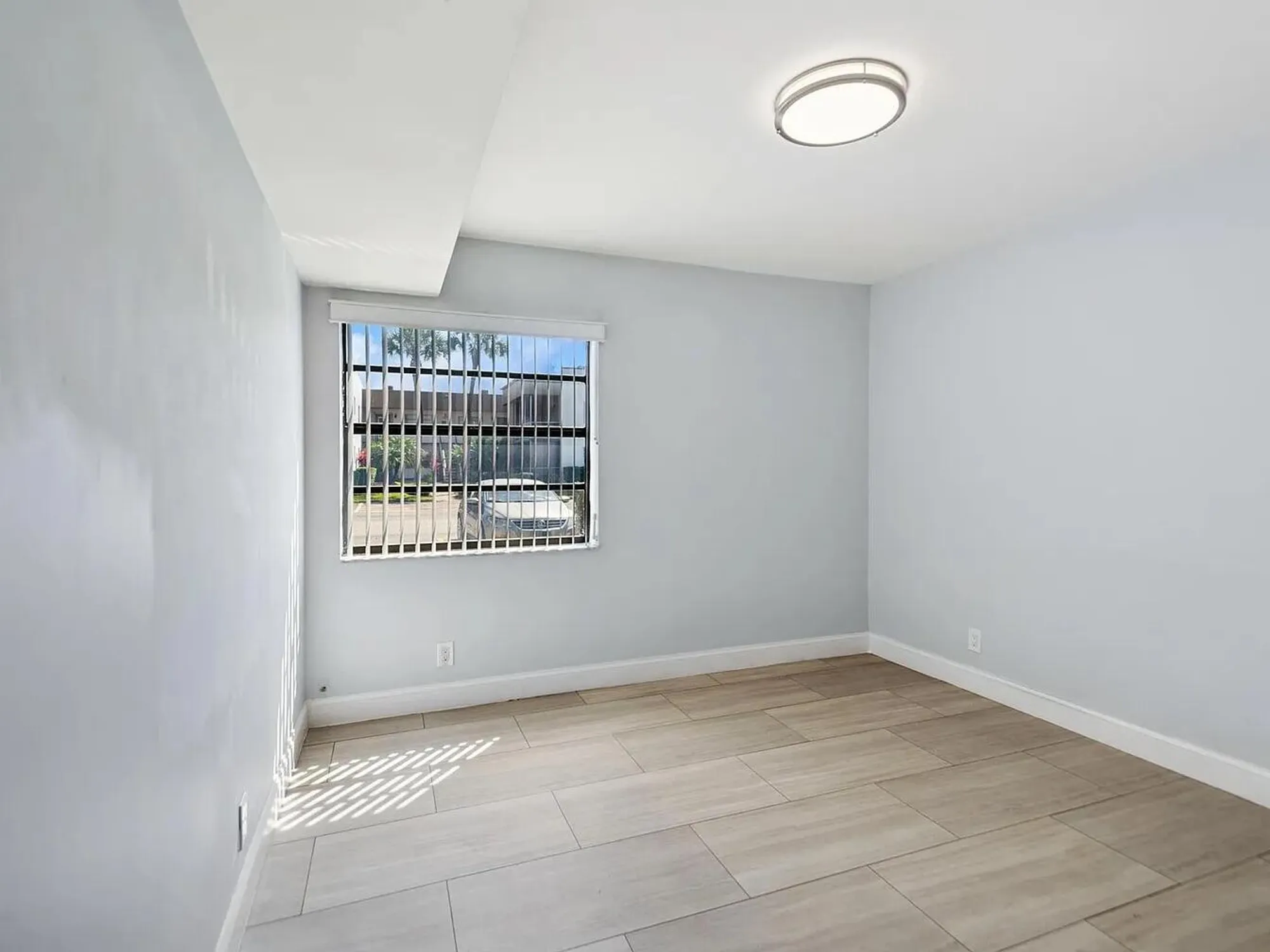 Property Slideshow image 13 of 20 | 450 piedmont j j, Delray Beach, FL, 33484
