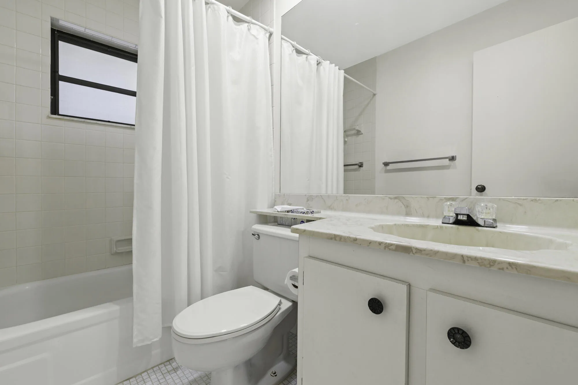 Property Slideshow image 17 of 39 | 6370 lakemont cir, Greenacres, FL, 33463