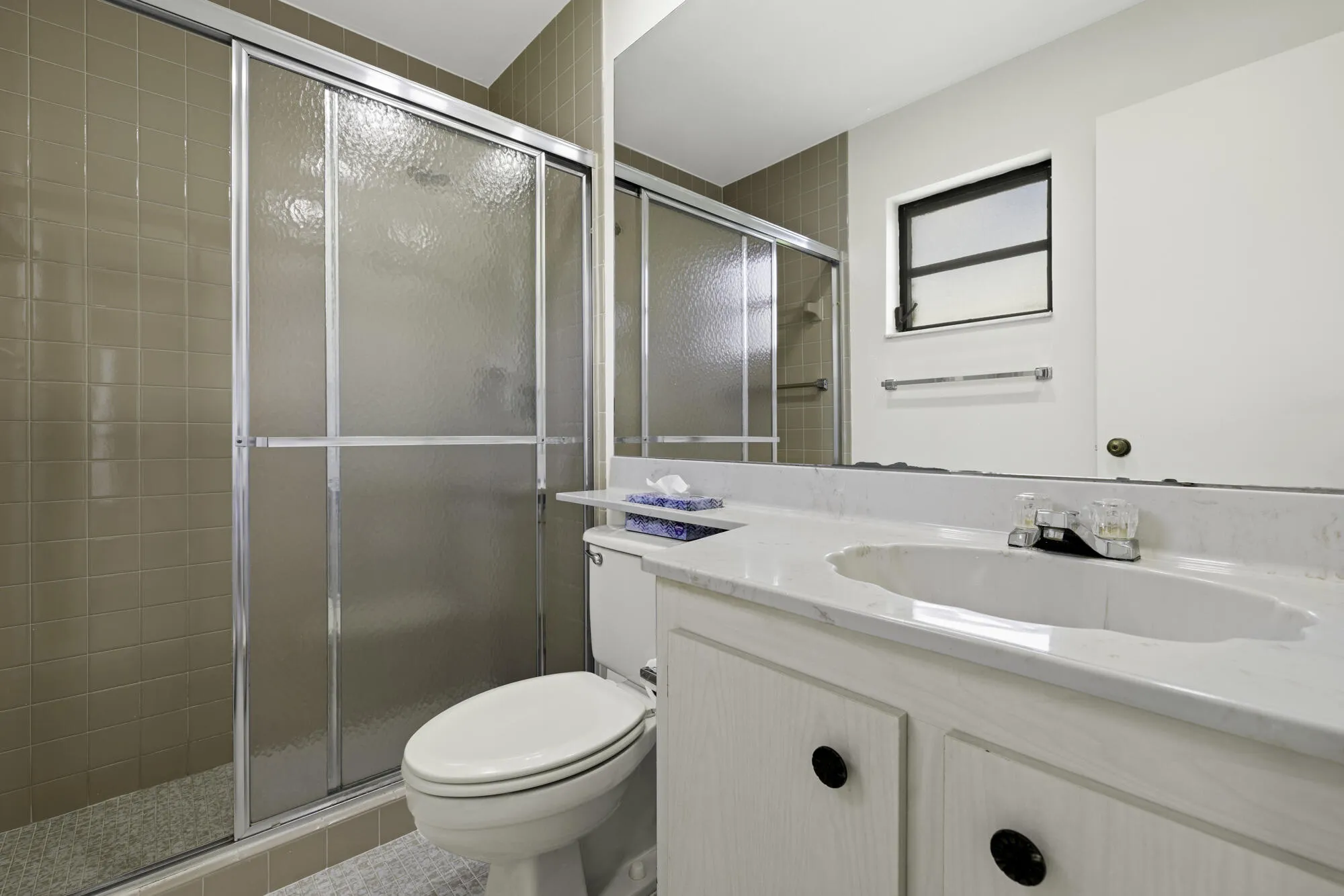 Property Slideshow image 21 of 39 | 6370 lakemont cir, Greenacres, FL, 33463