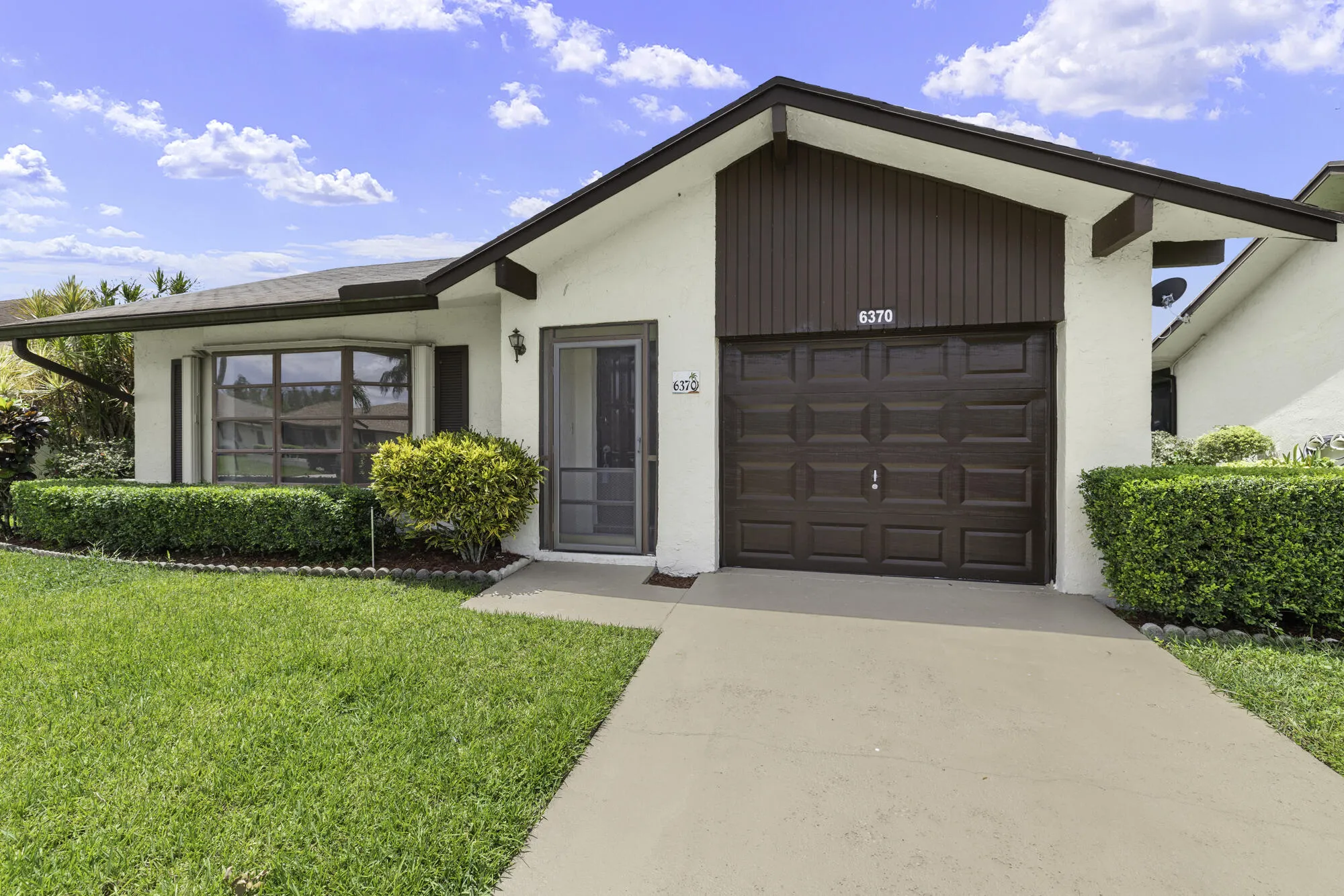 Property Slideshow image 1 of 39 | 6370 lakemont cir, Greenacres, FL, 33463