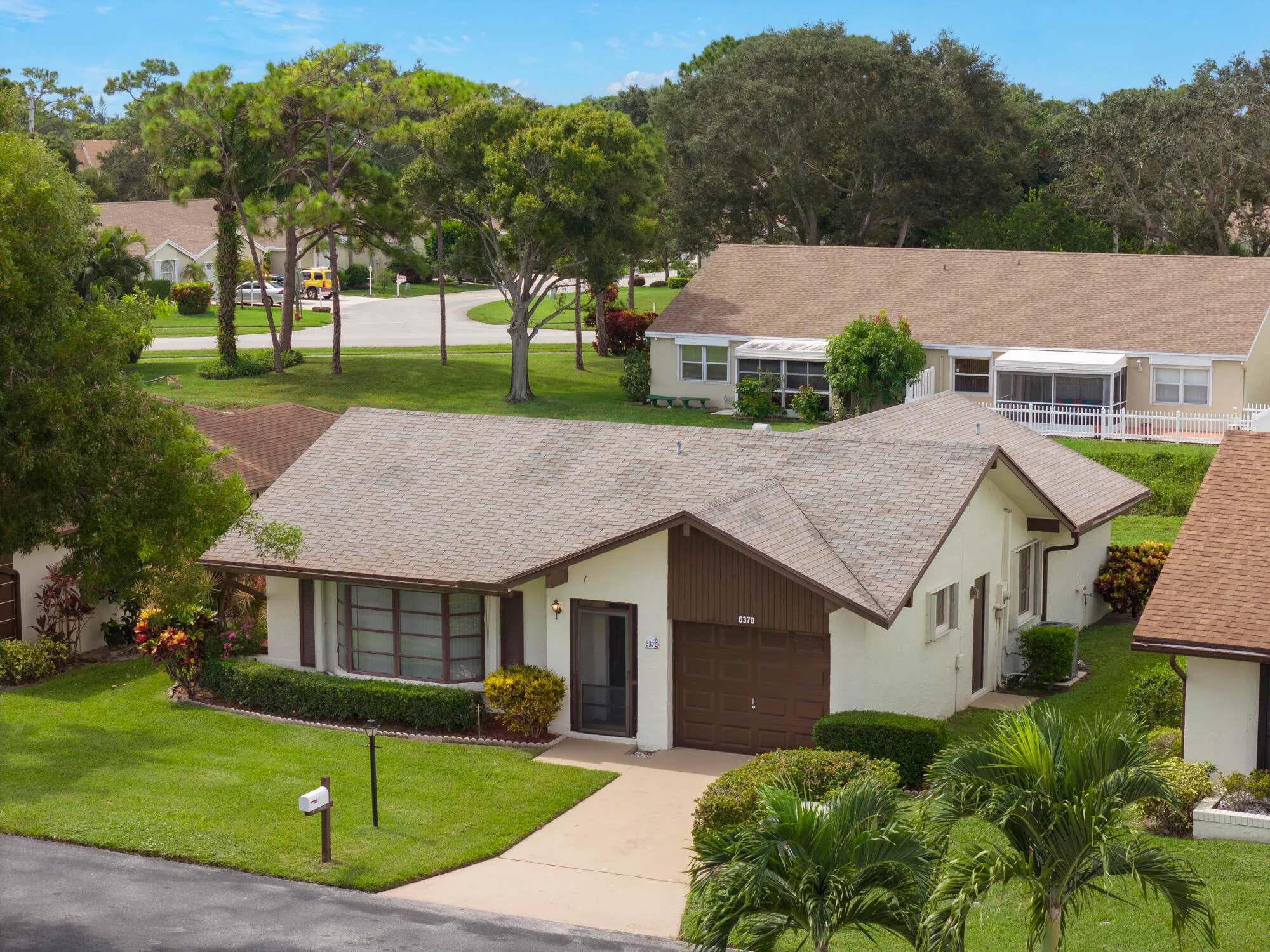 Property Slideshow image 26 of 39 | 6370 lakemont cir, Greenacres, FL, 33463