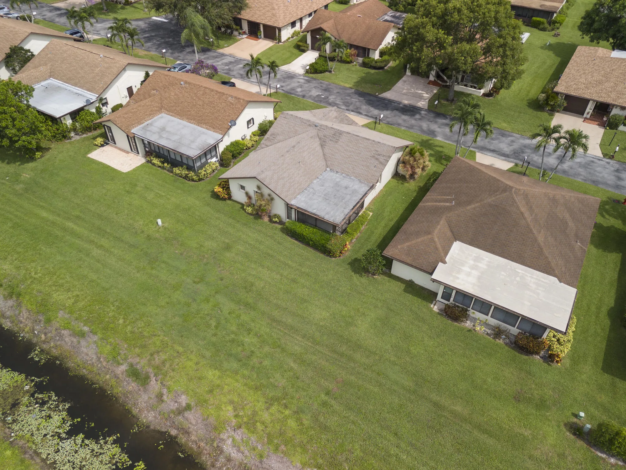 Property Slideshow image 29 of 39 | 6370 lakemont cir, Greenacres, FL, 33463