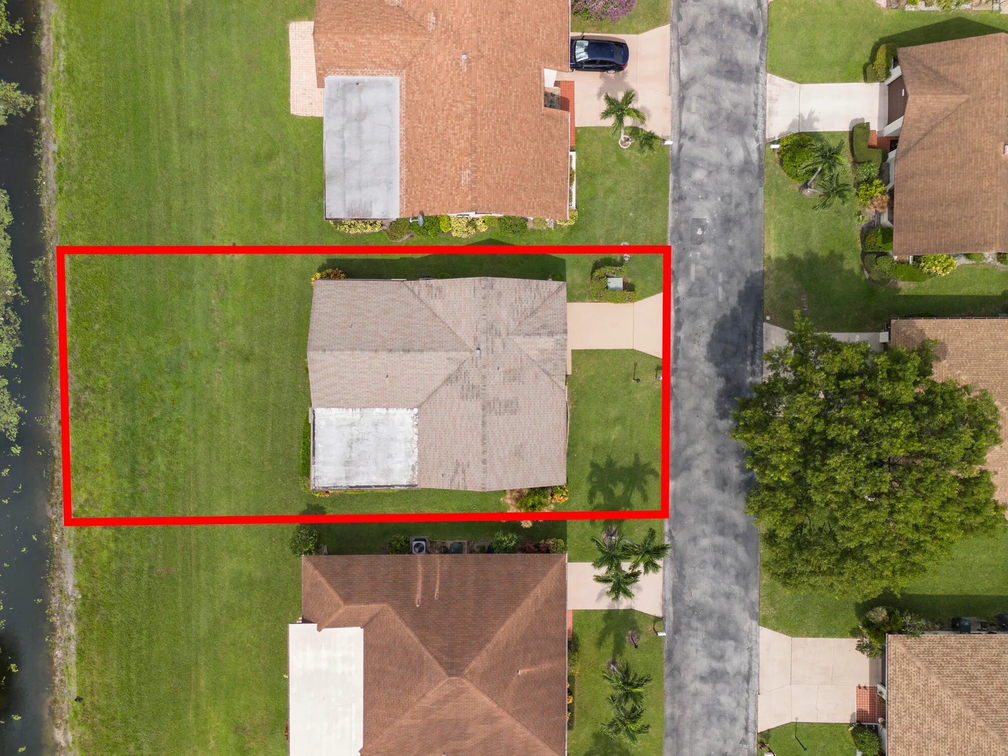 Property Slideshow image 30 of 39 | 6370 lakemont cir, Greenacres, FL, 33463