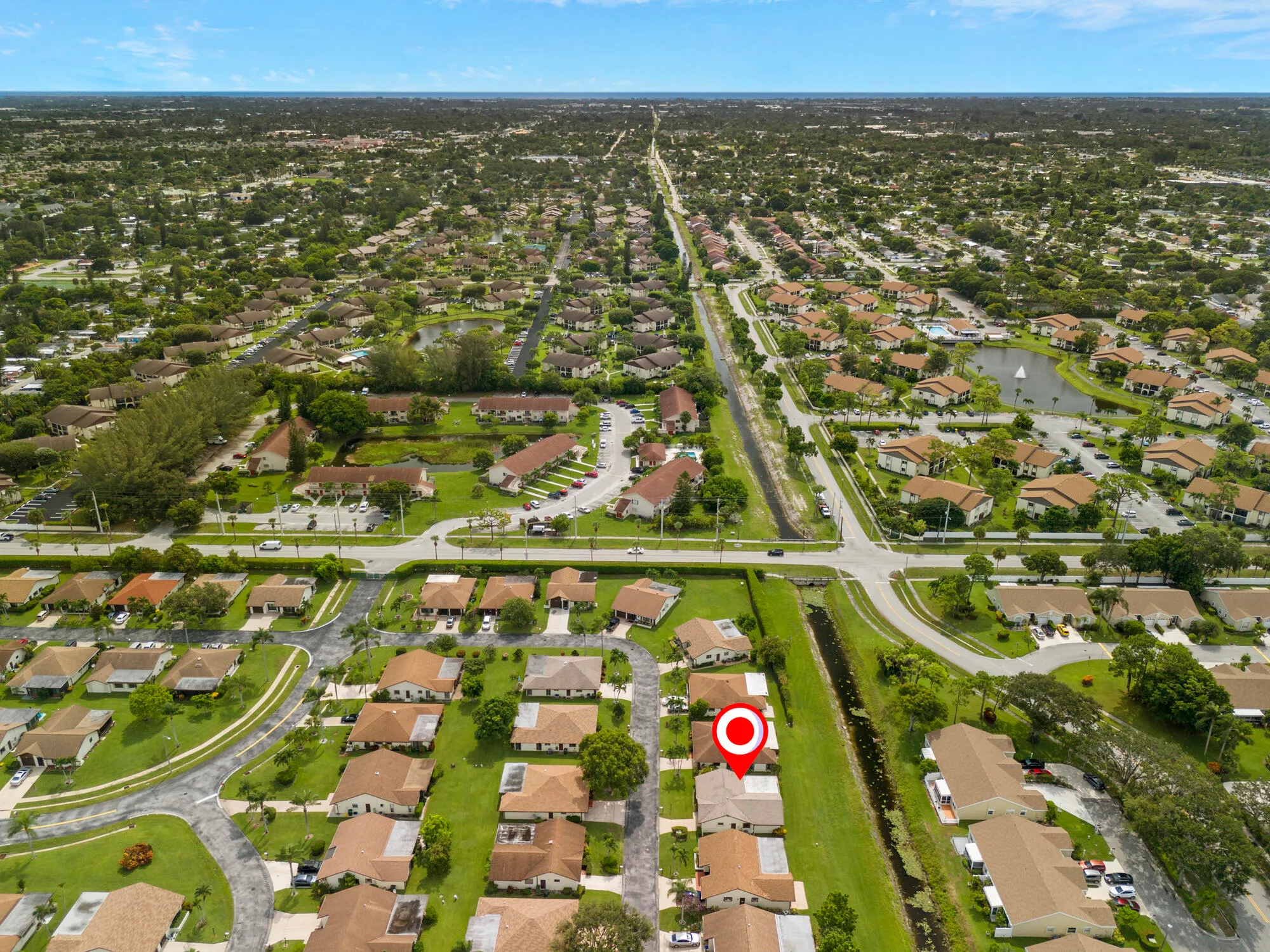 Property Slideshow image 33 of 39 | 6370 lakemont cir, Greenacres, FL, 33463