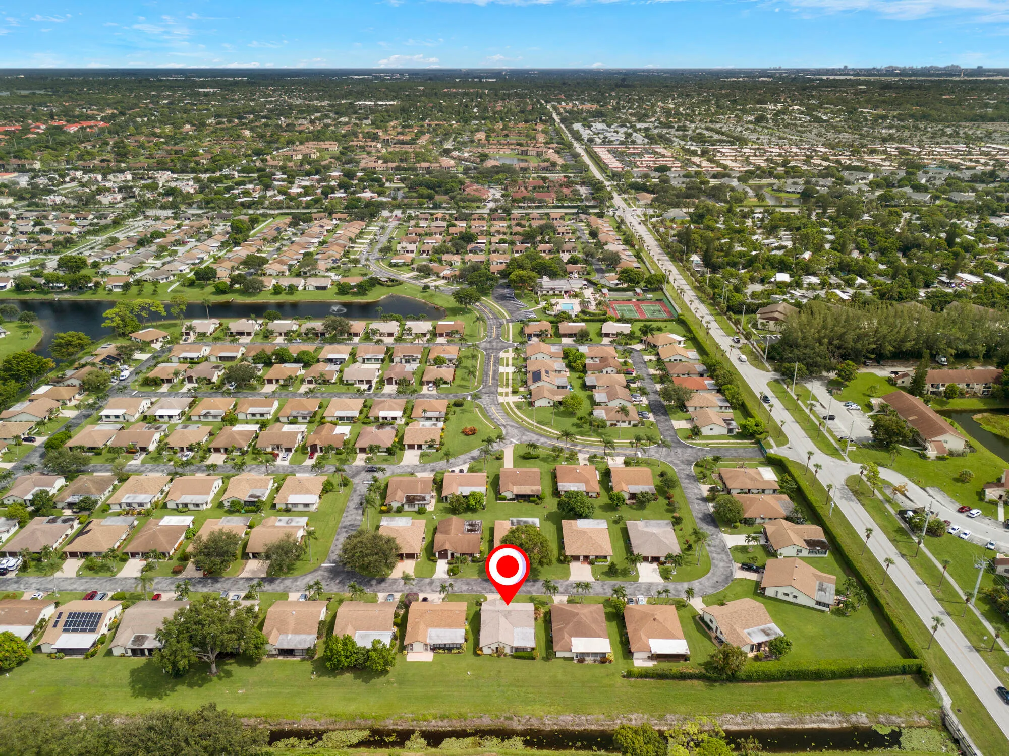 Property Slideshow image 34 of 39 | 6370 lakemont cir, Greenacres, FL, 33463