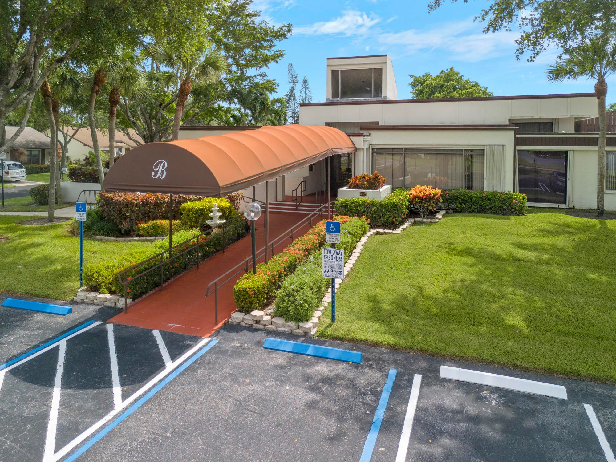 Property Slideshow image 36 of 39 | 6370 lakemont cir, Greenacres, FL, 33463