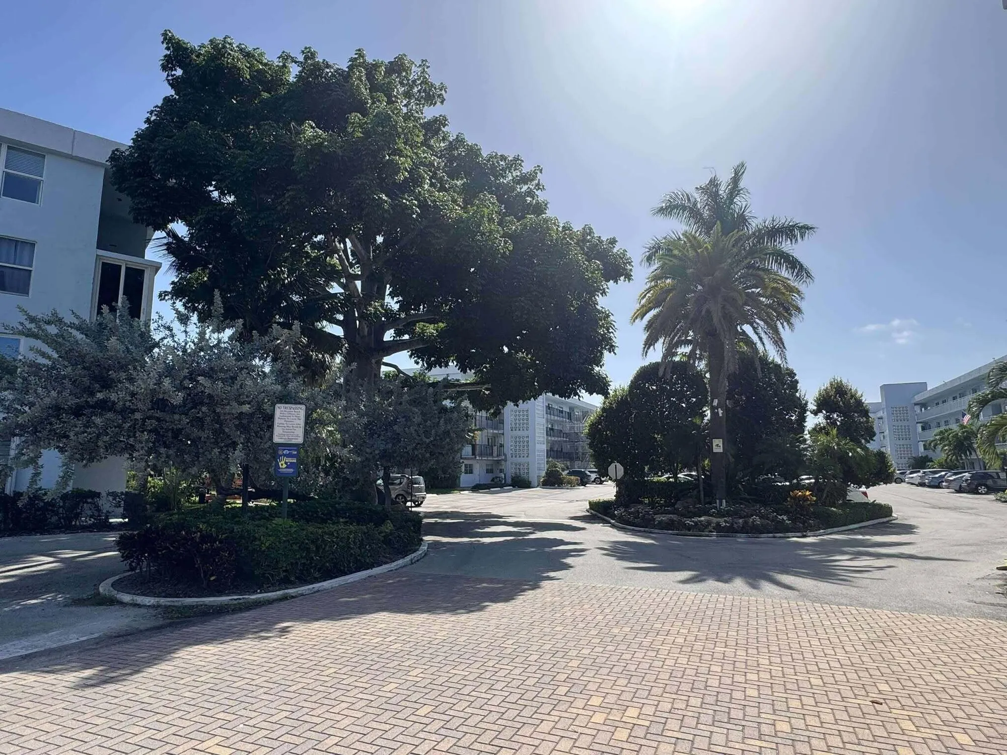 Property Slideshow image 24 of 29 | 2006 s federal hwy 205, Boynton Beach, FL, 33435