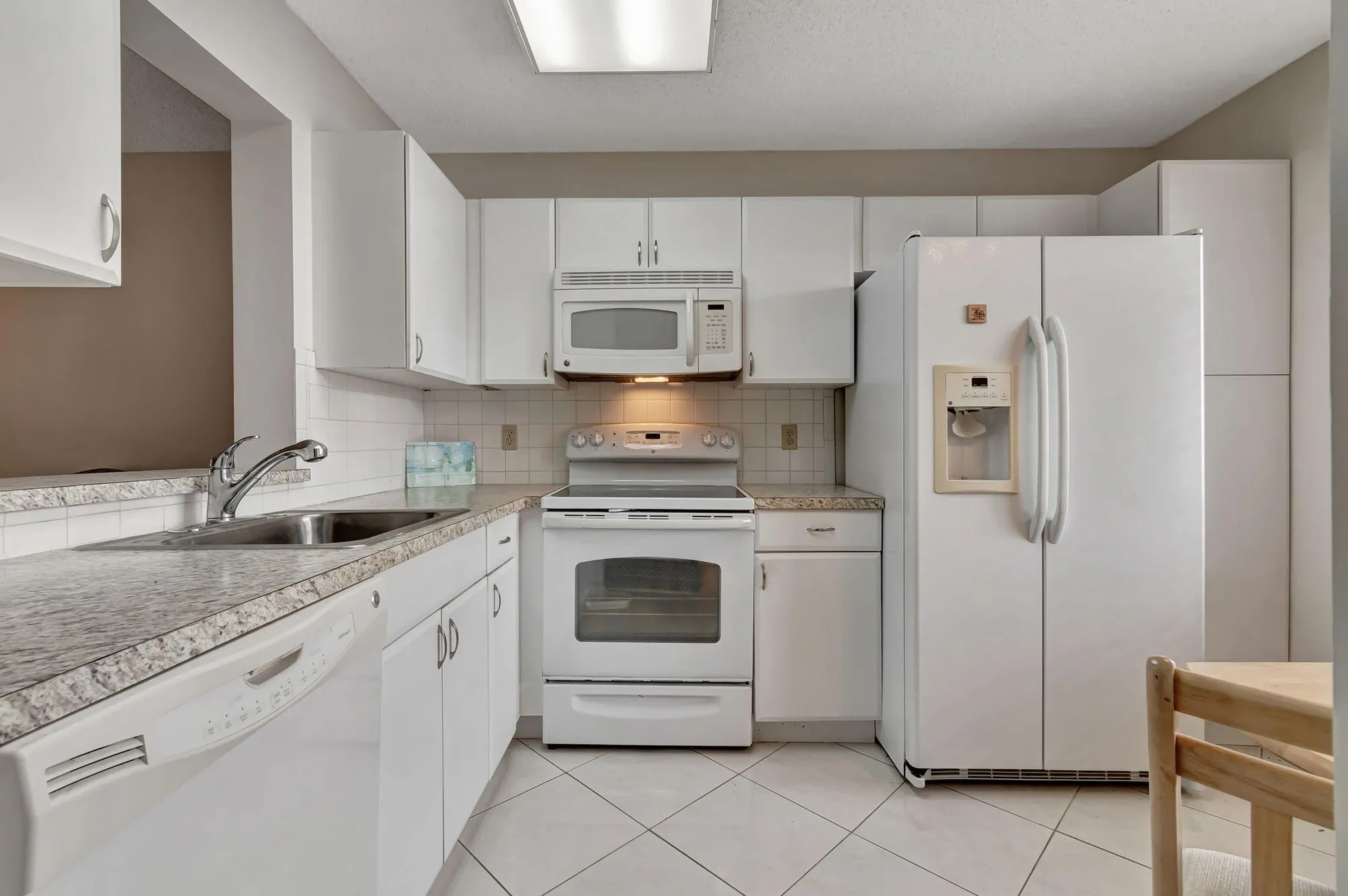 Property Slideshow image 11 of 55 | 6795 huntington ln 107, Delray Beach, FL, 33446