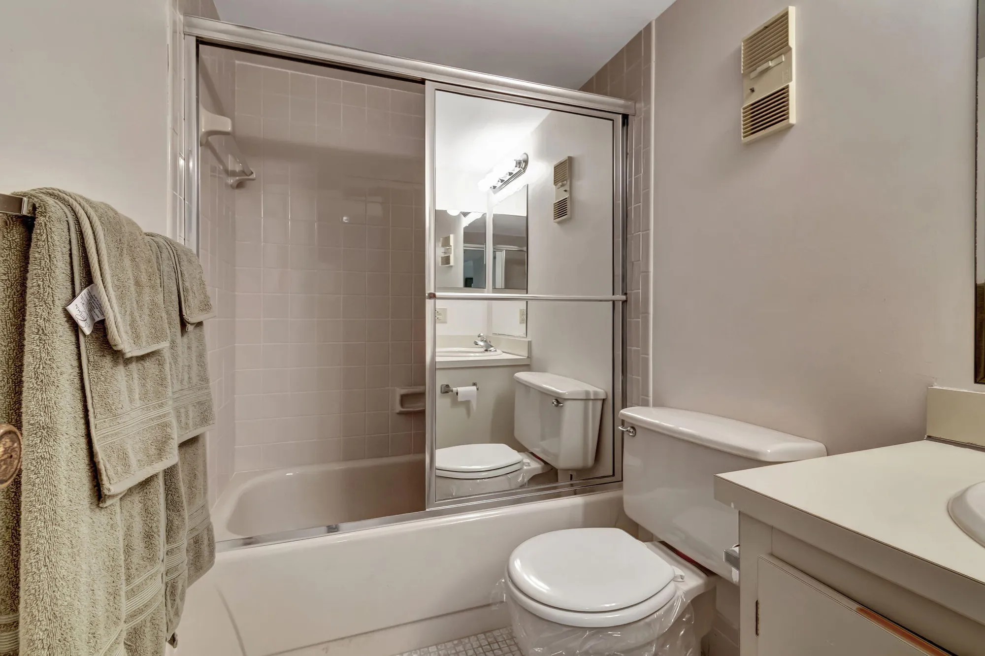 Property Slideshow image 23 of 55 | 6795 huntington ln 107, Delray Beach, FL, 33446